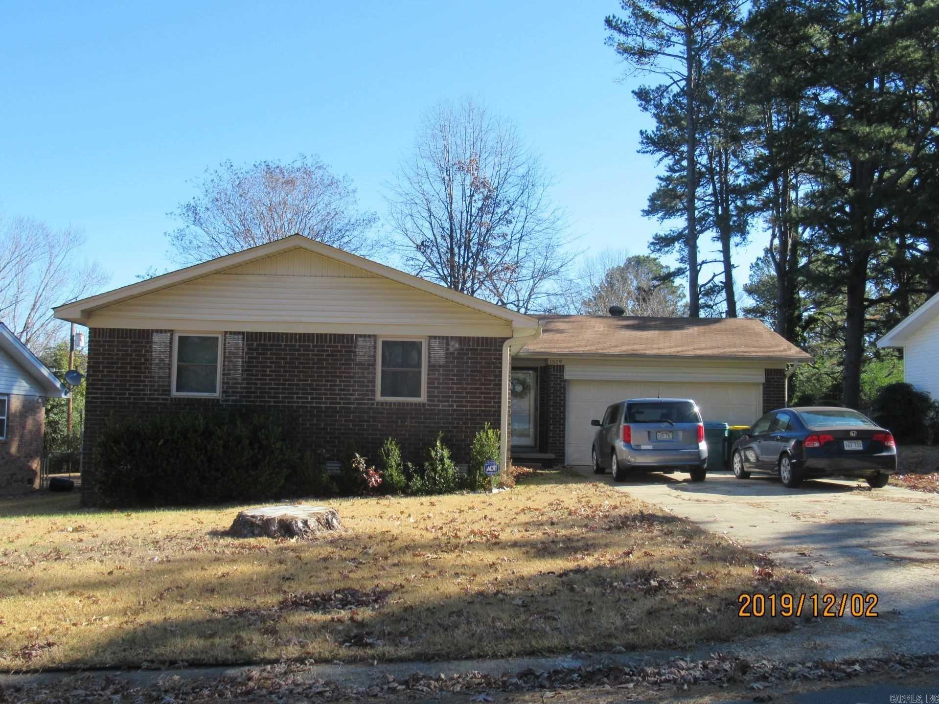 1519 Glenda Property Photo 1