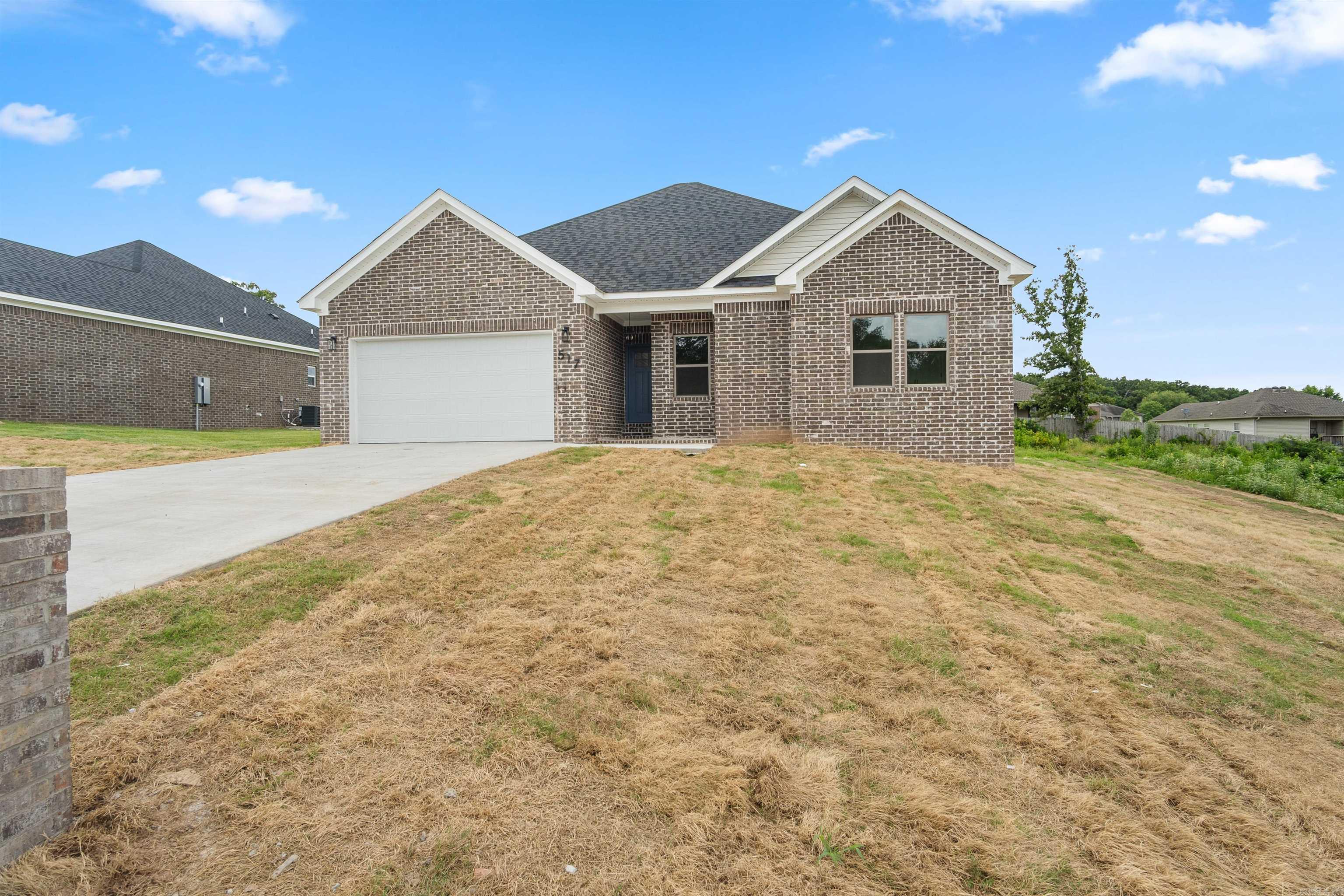 517 Madeleine Circle Property Photo 4