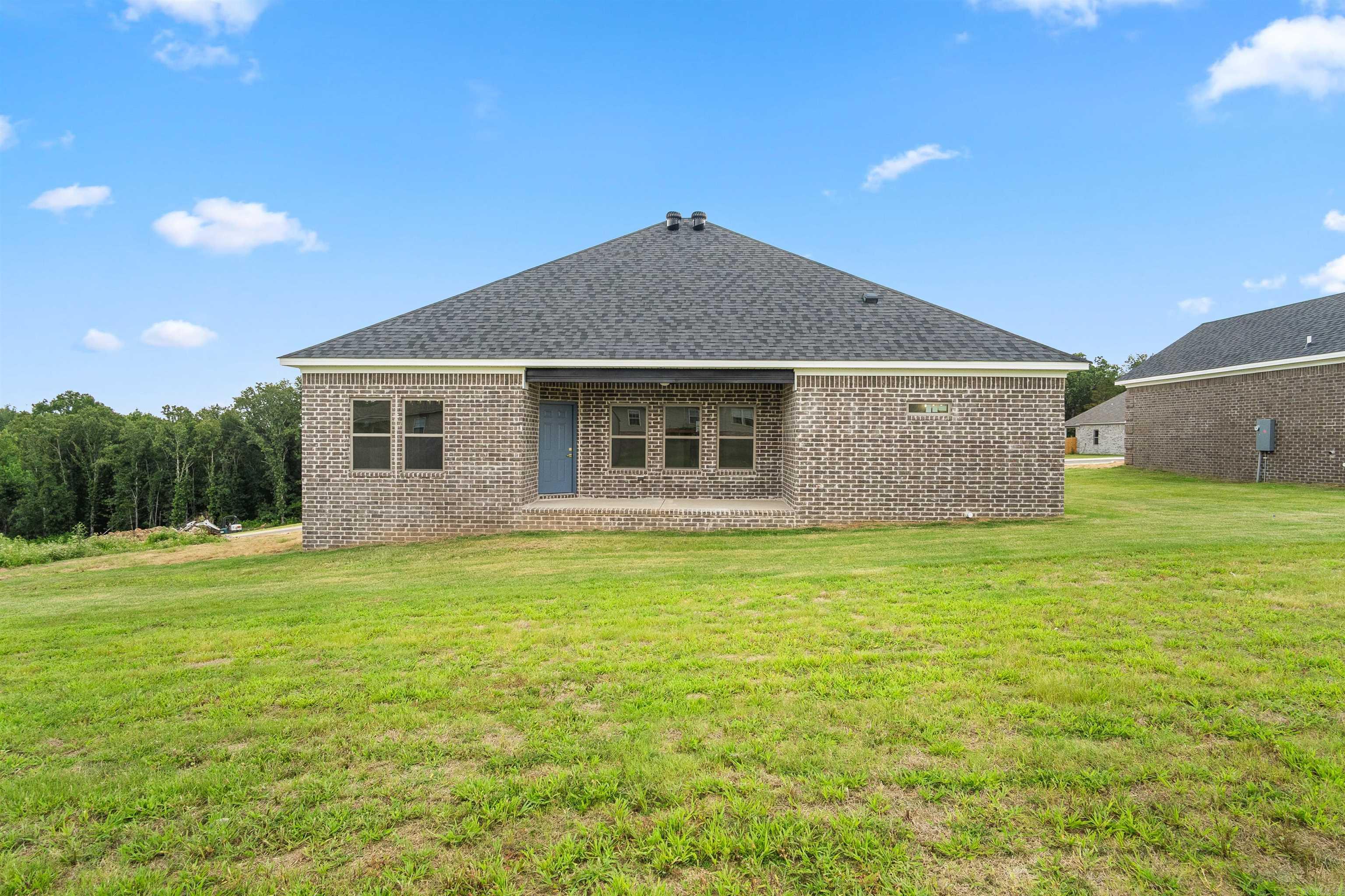517 Madeleine Circle Property Photo 6