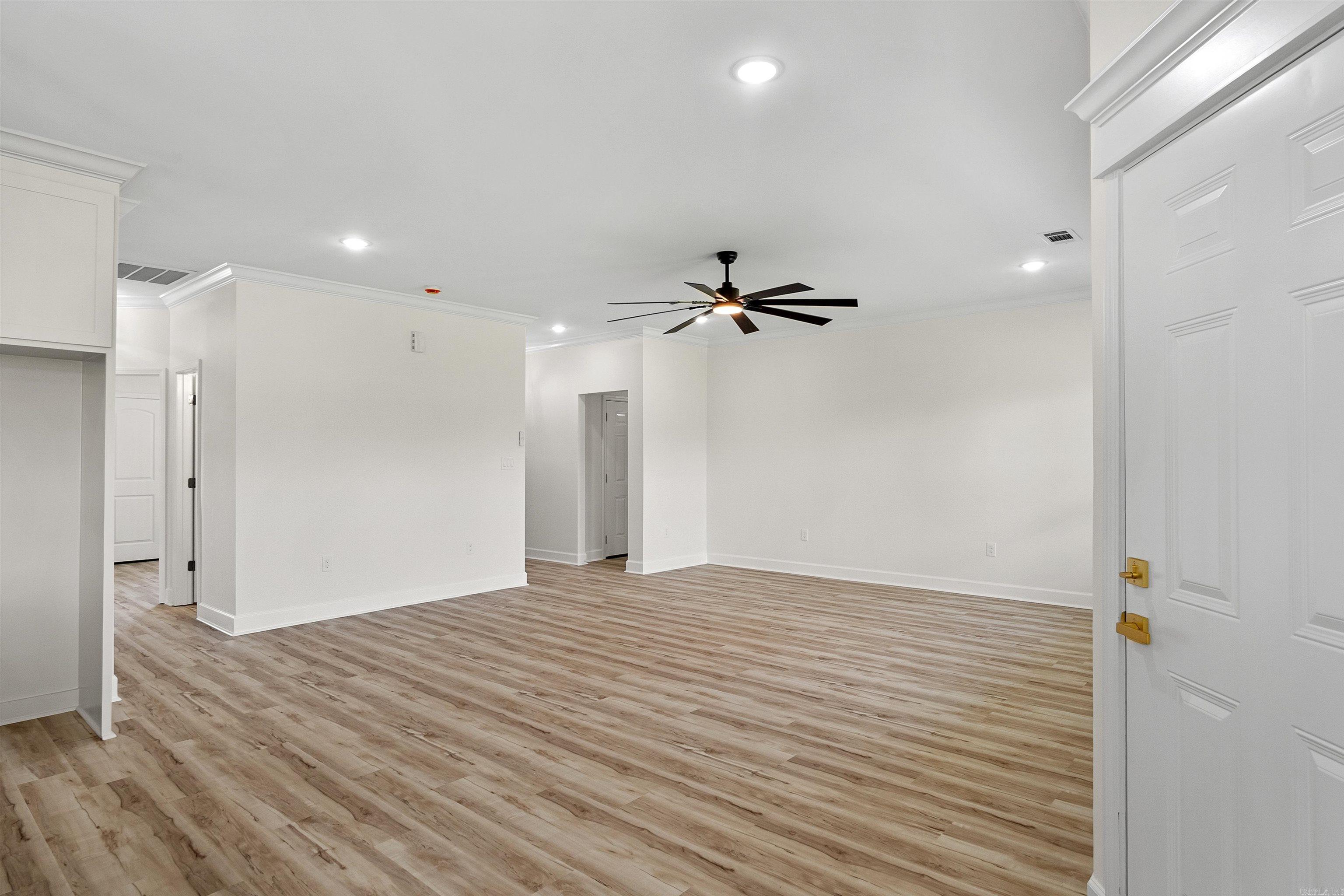 517 Madeleine Circle Property Photo 32