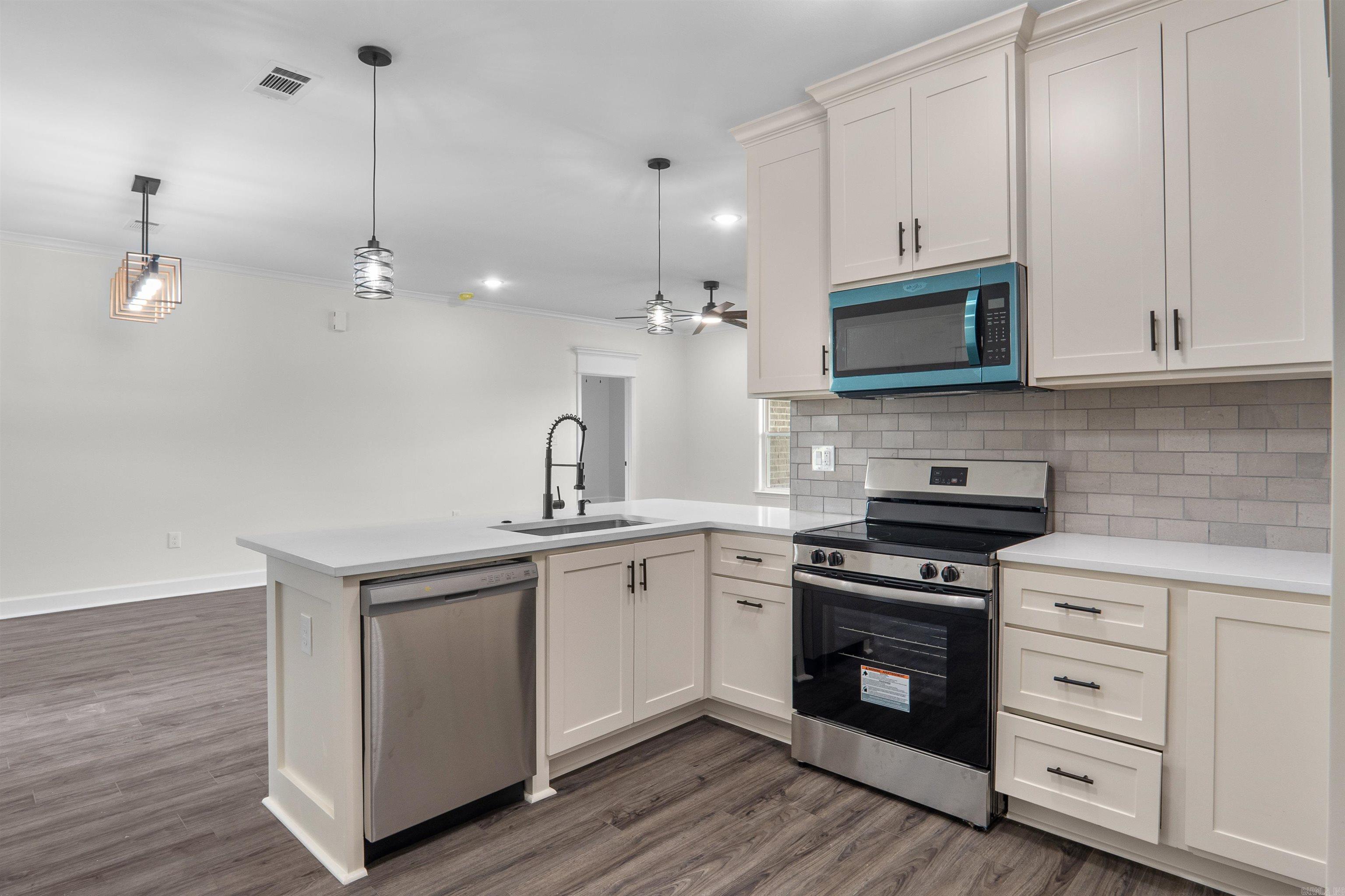 515 Madeleine Circle Property Photo 18