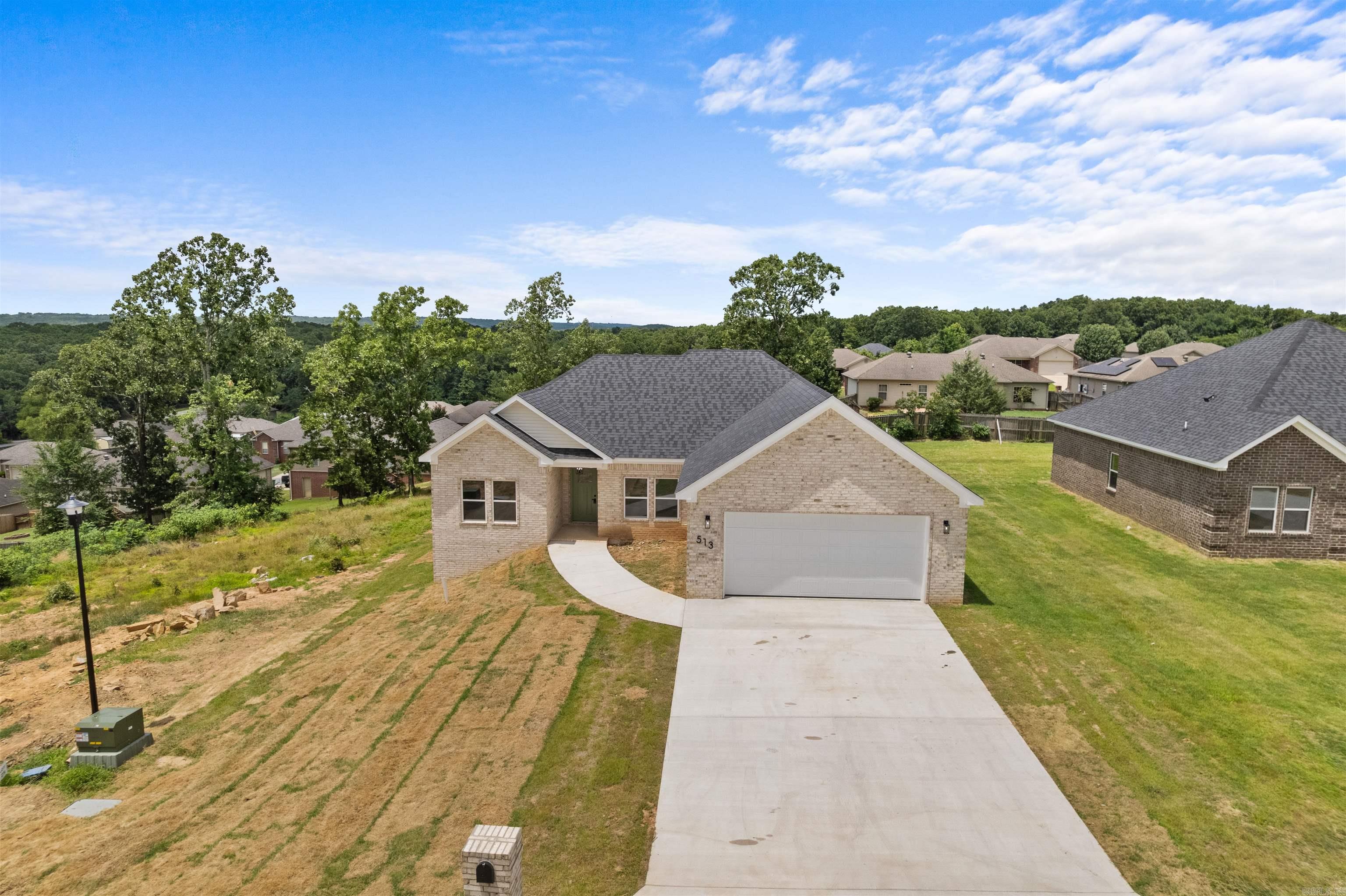 513 Madeleine Circle Property Photo 4