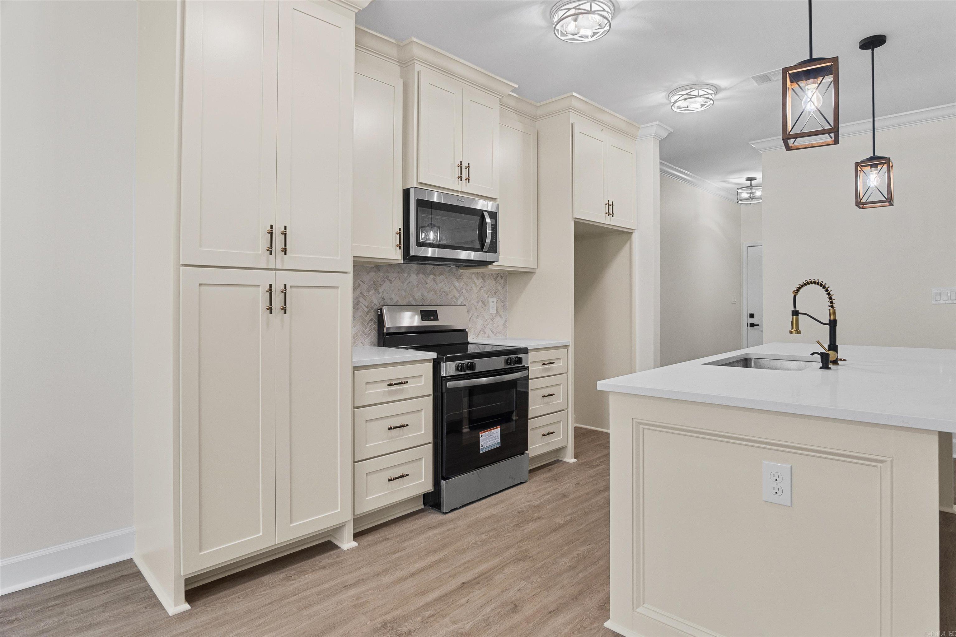513 Madeleine Circle Property Photo 18