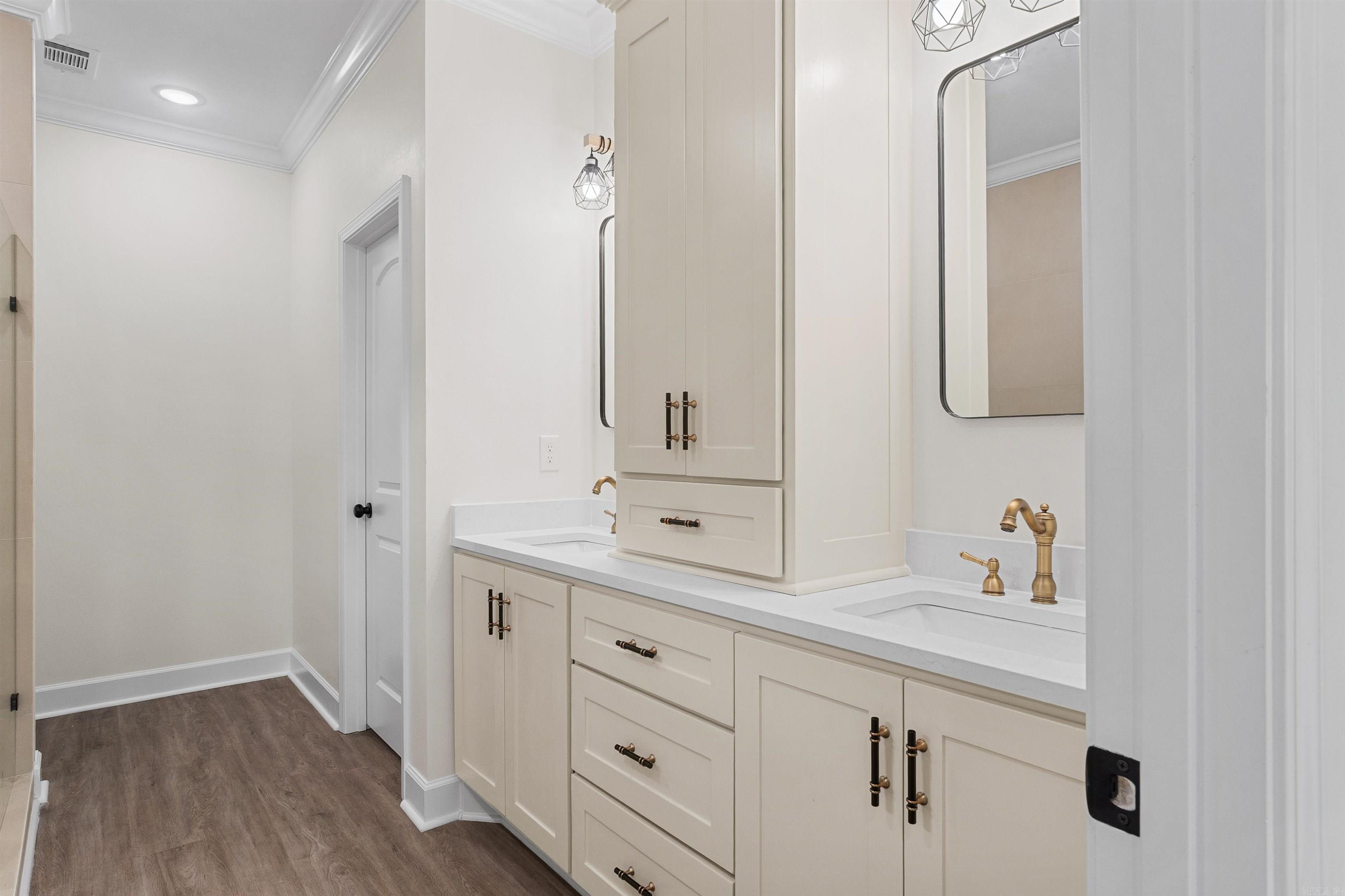 513 Madeleine Circle Property Photo 33