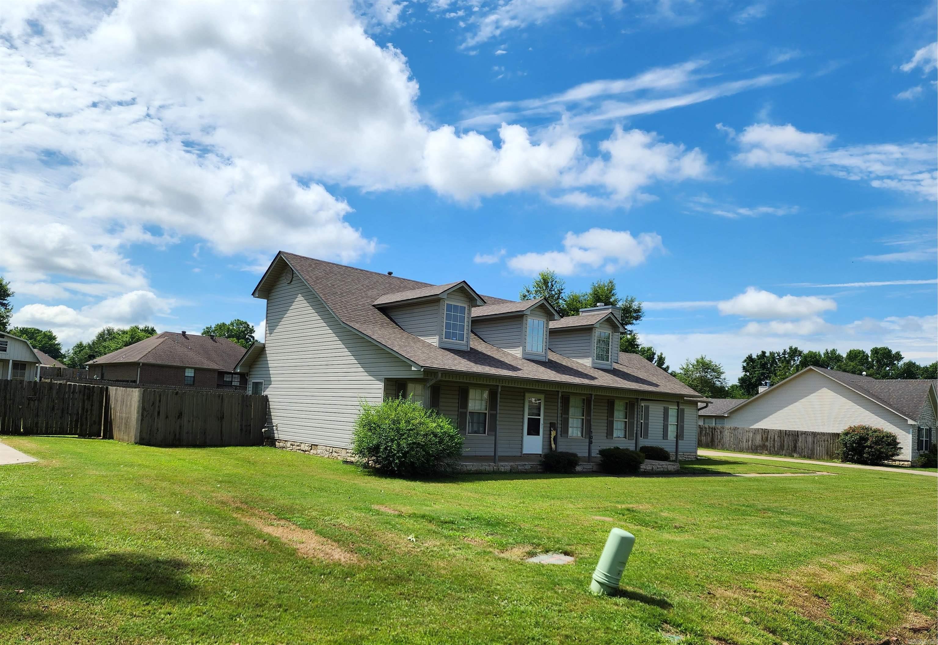 108 Meadows Lane Property Photo 3