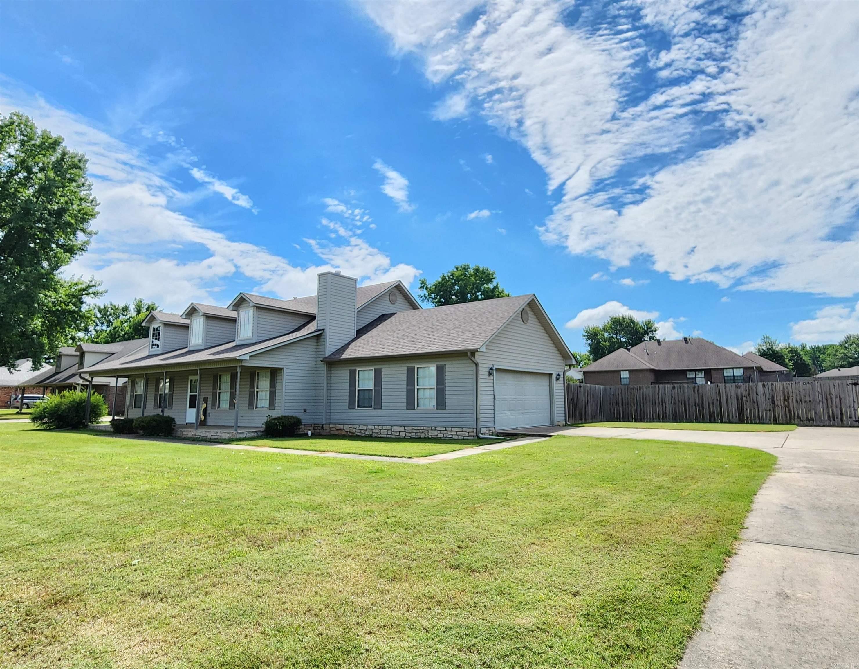 108 Meadows Lane Property Photo 4