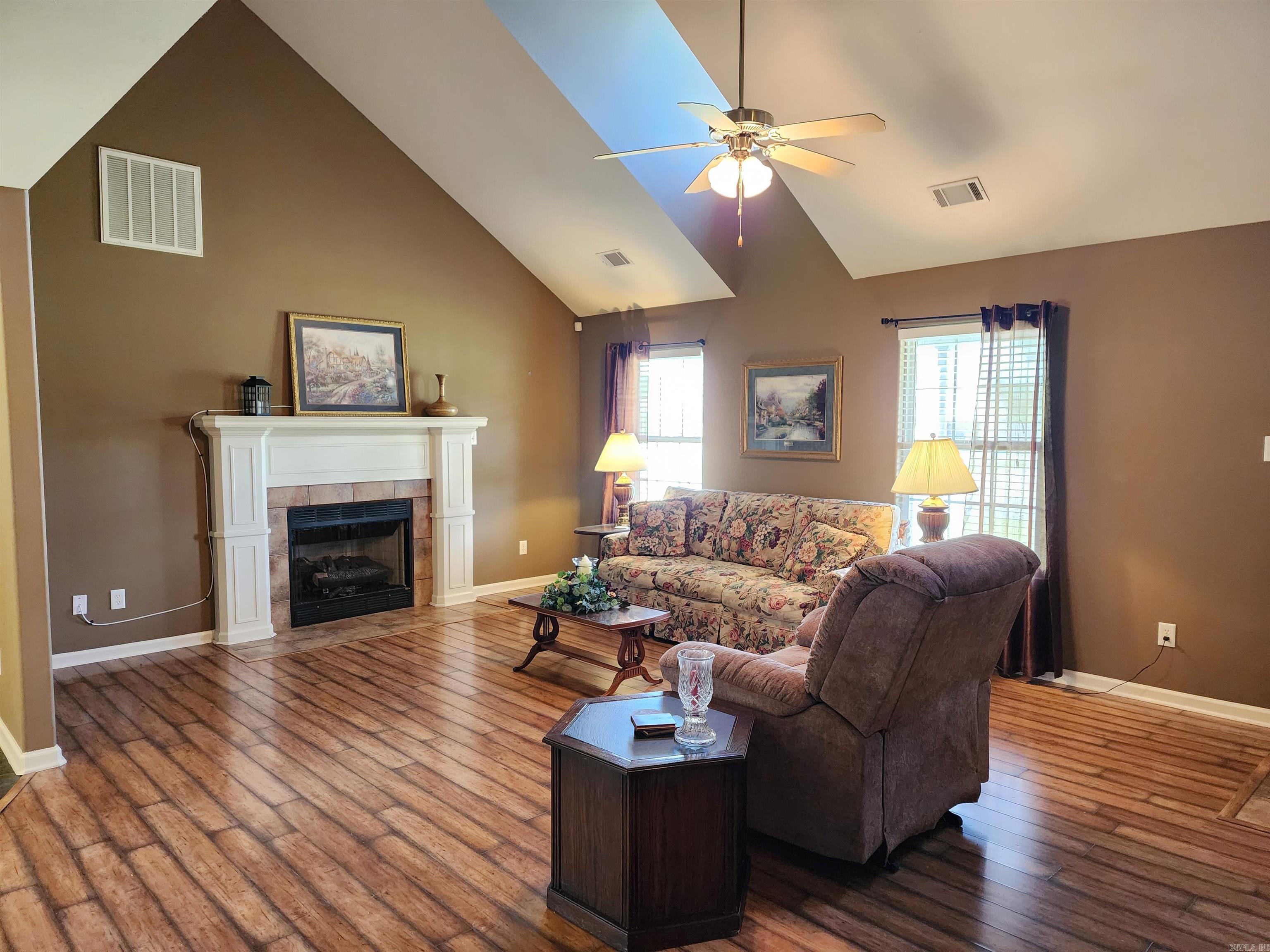 108 Meadows Lane Property Photo 6