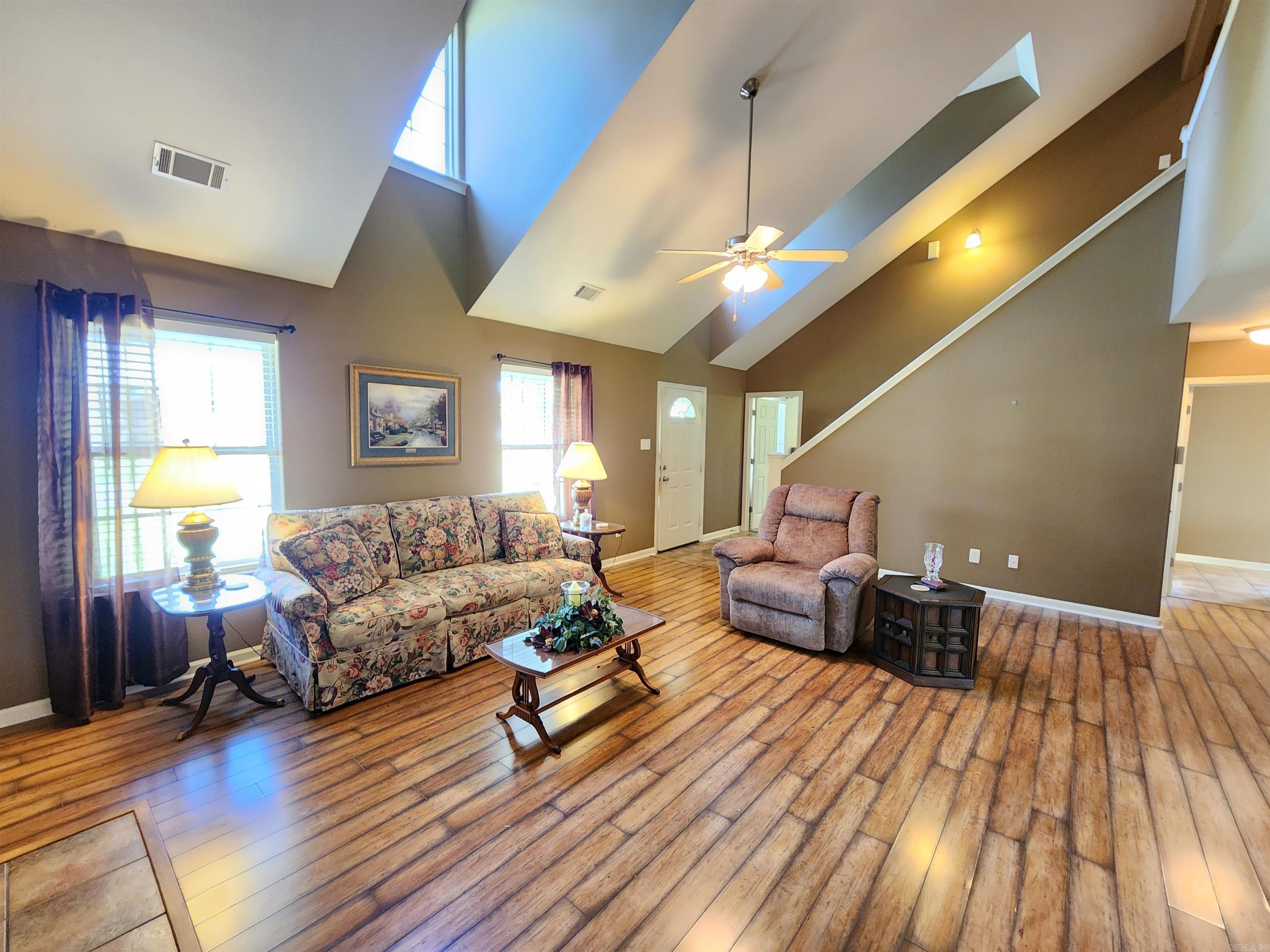 108 Meadows Lane Property Photo 8