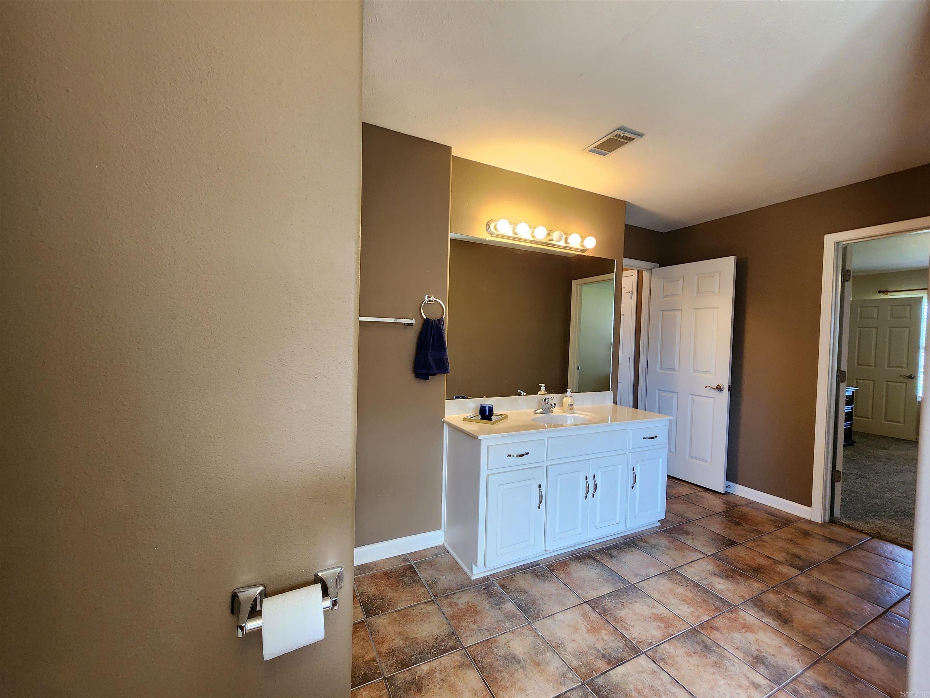 108 Meadows Lane Property Photo 24