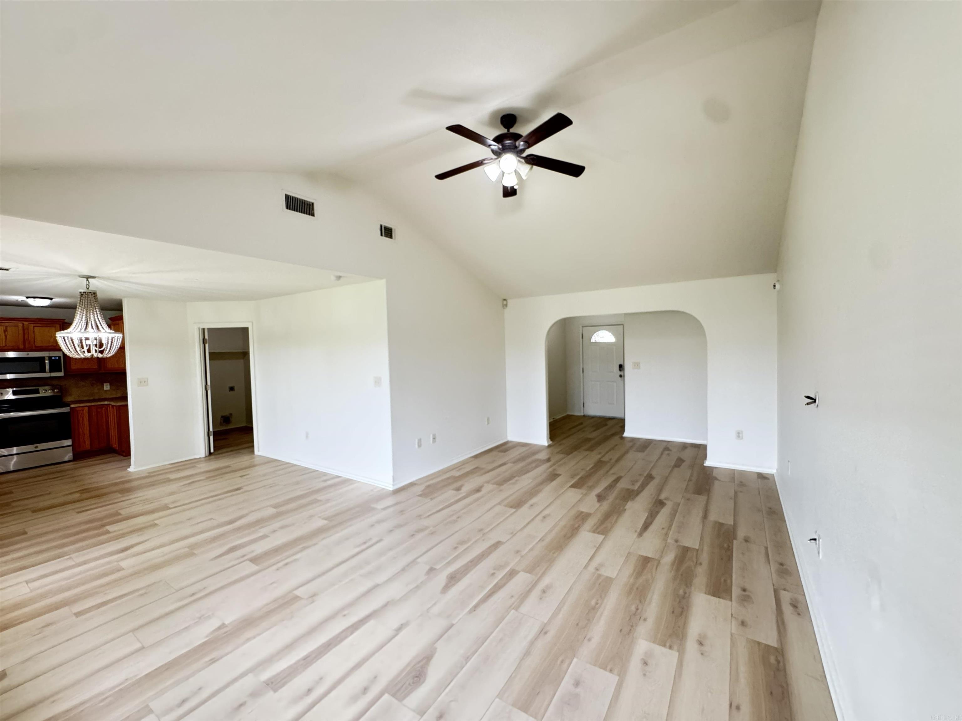 18 Apricot Property Photo 5