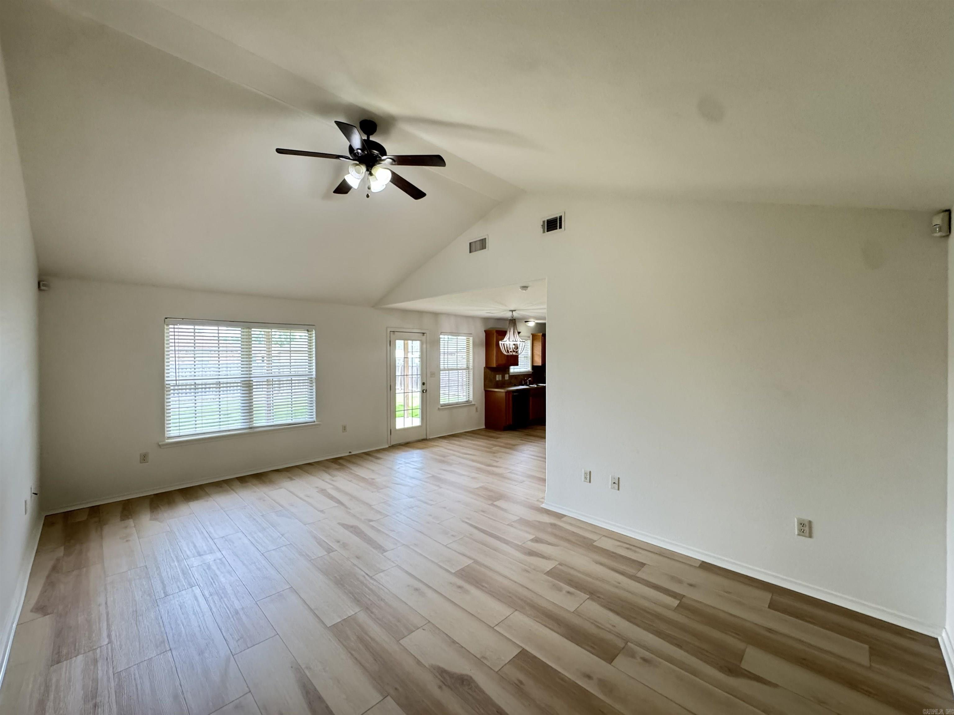 18 Apricot Property Photo 6