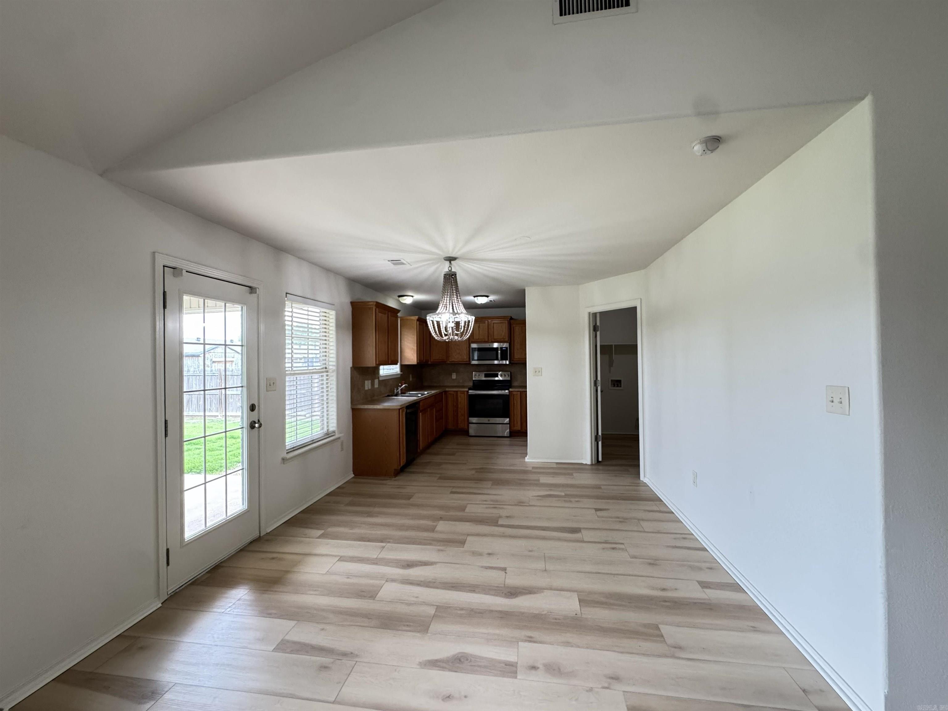 18 Apricot Property Photo 7