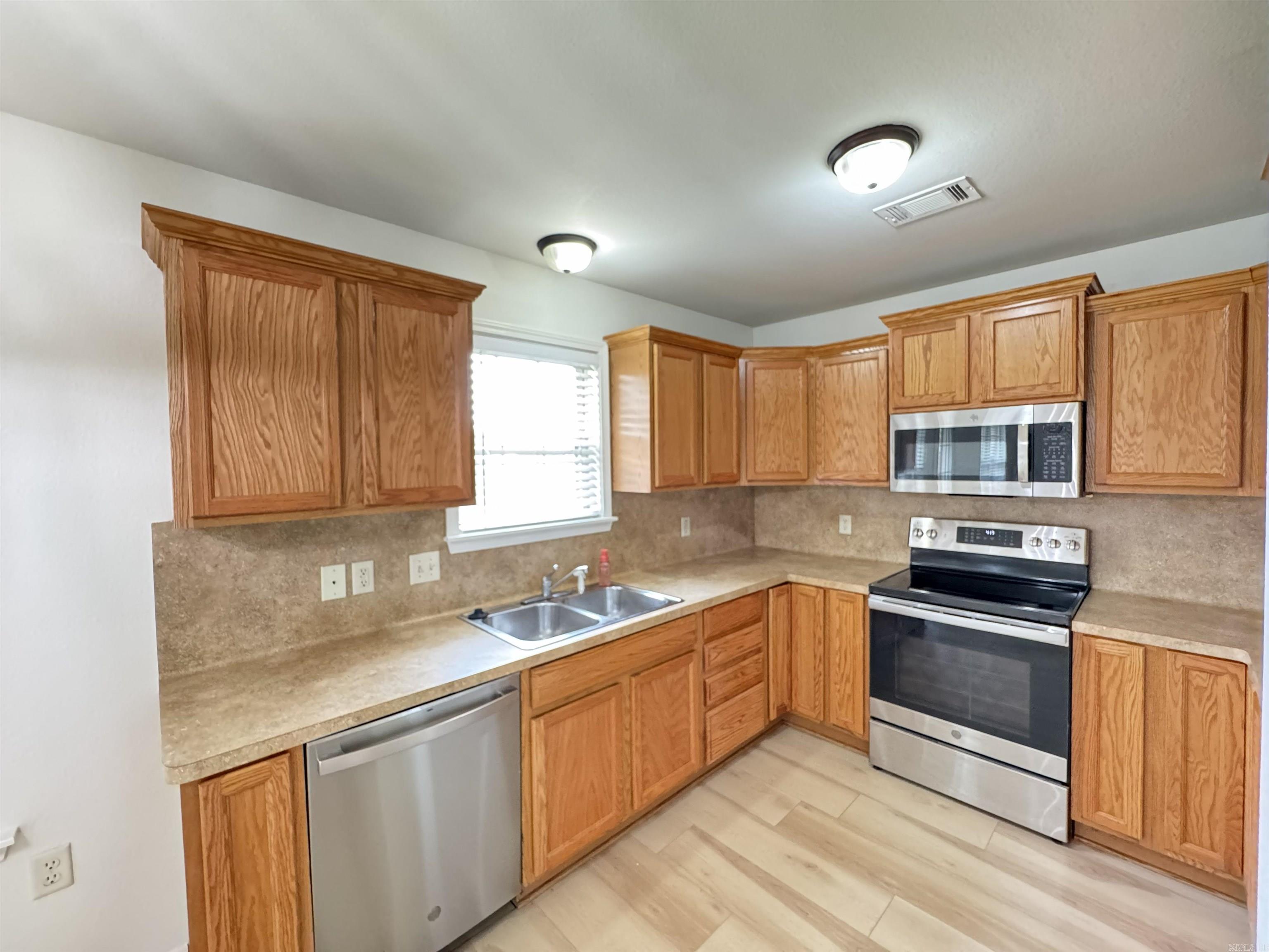 18 Apricot Property Photo 9