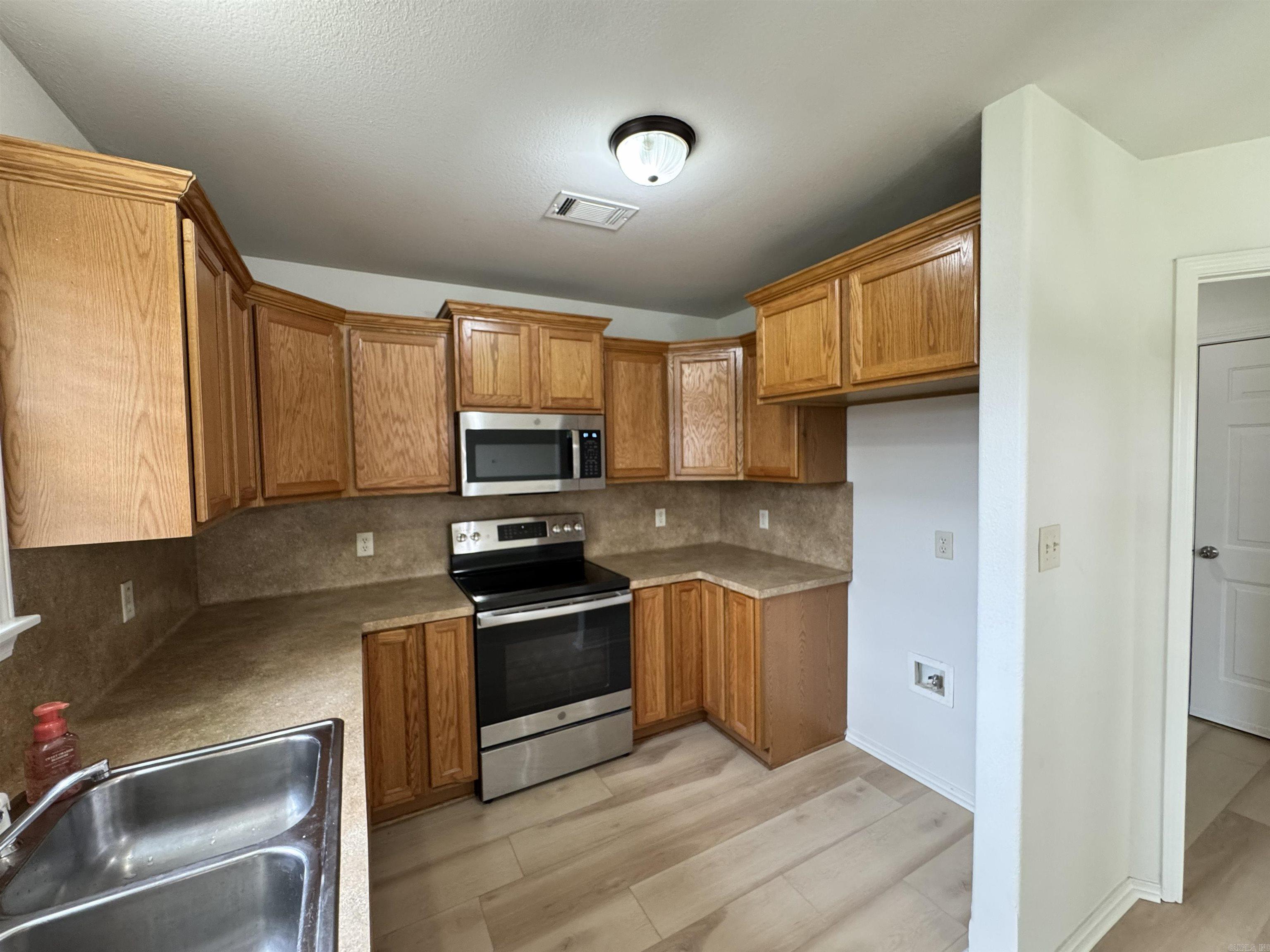 18 Apricot Property Photo 10