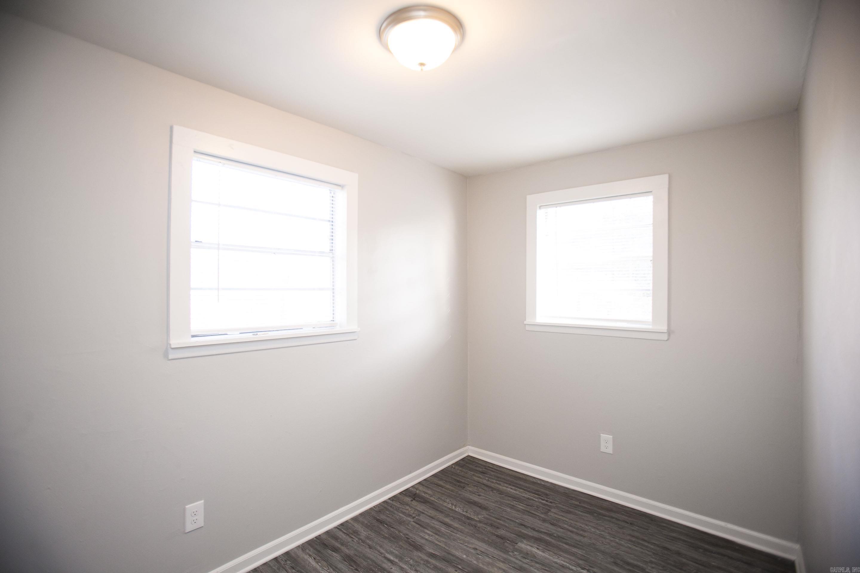3119 S Izard Street Property Photo 8