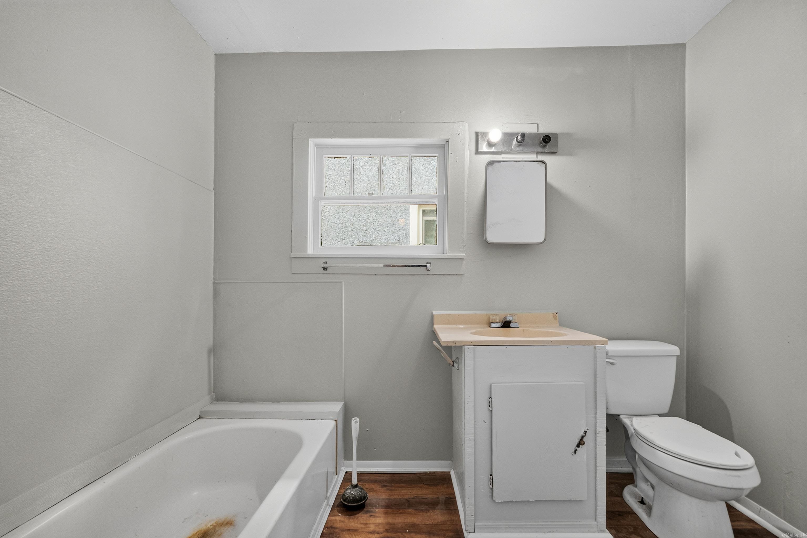 423 School Street Property Photo 18