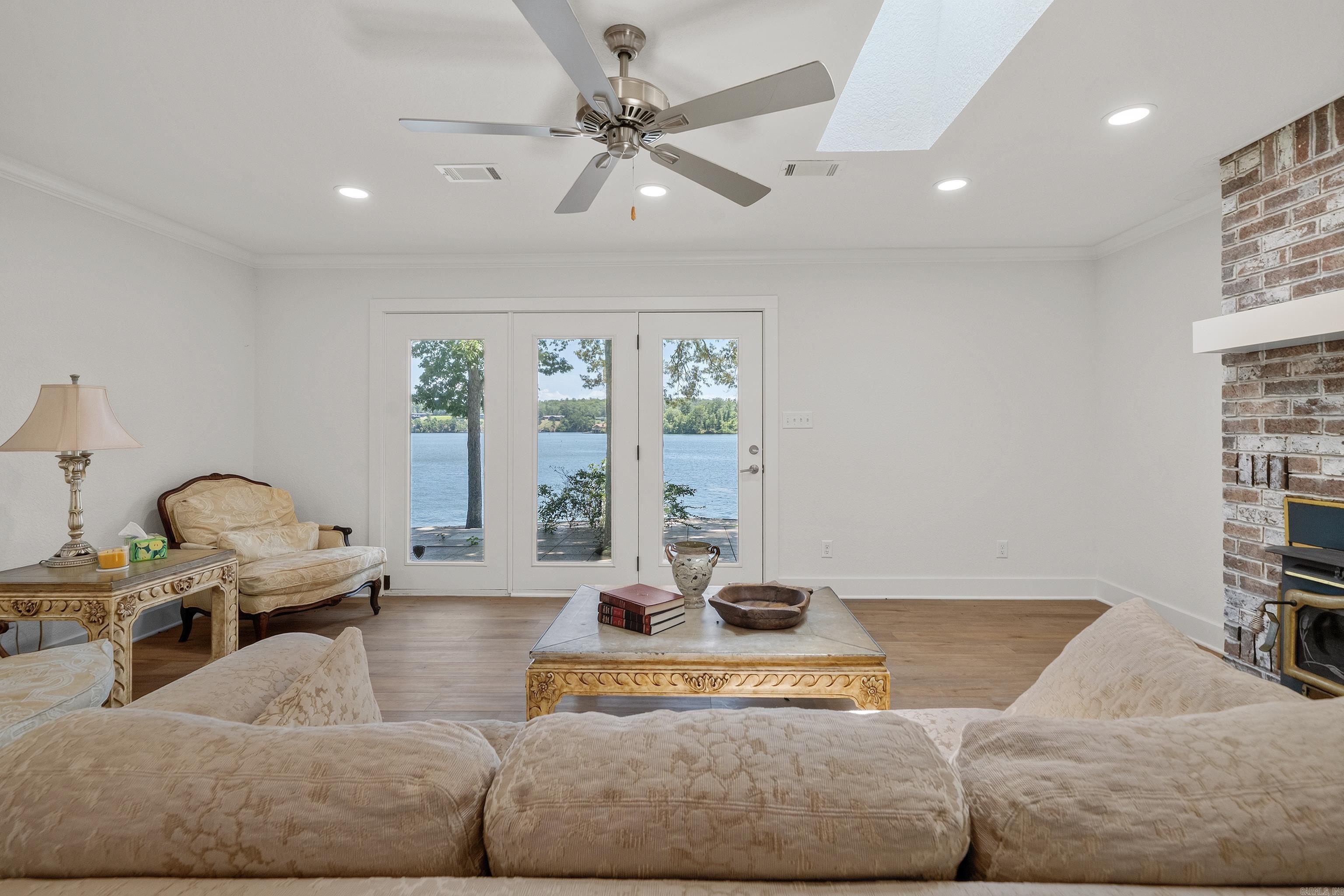164 Riverside Drive Property Photo 11