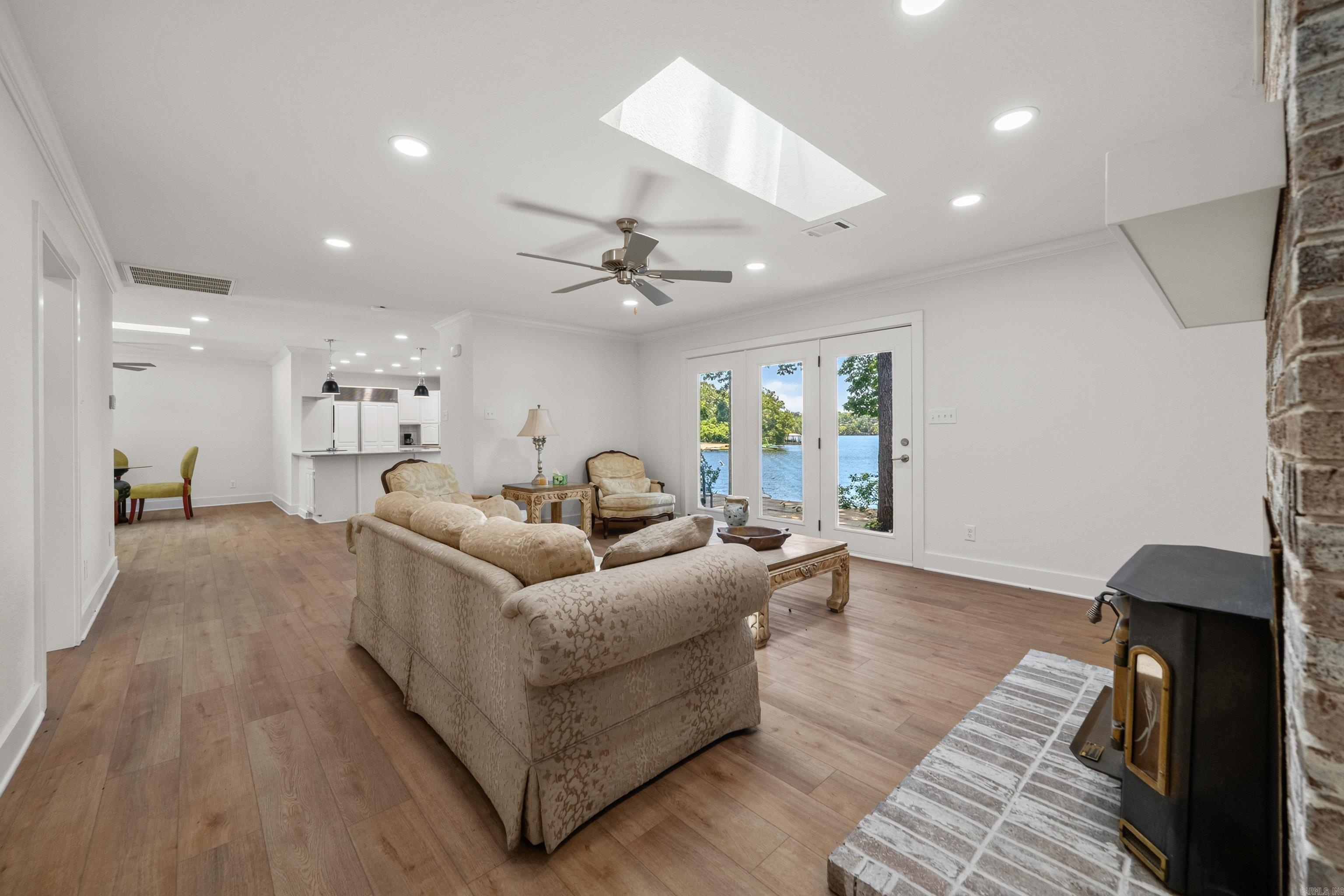 164 Riverside Drive Property Photo 12