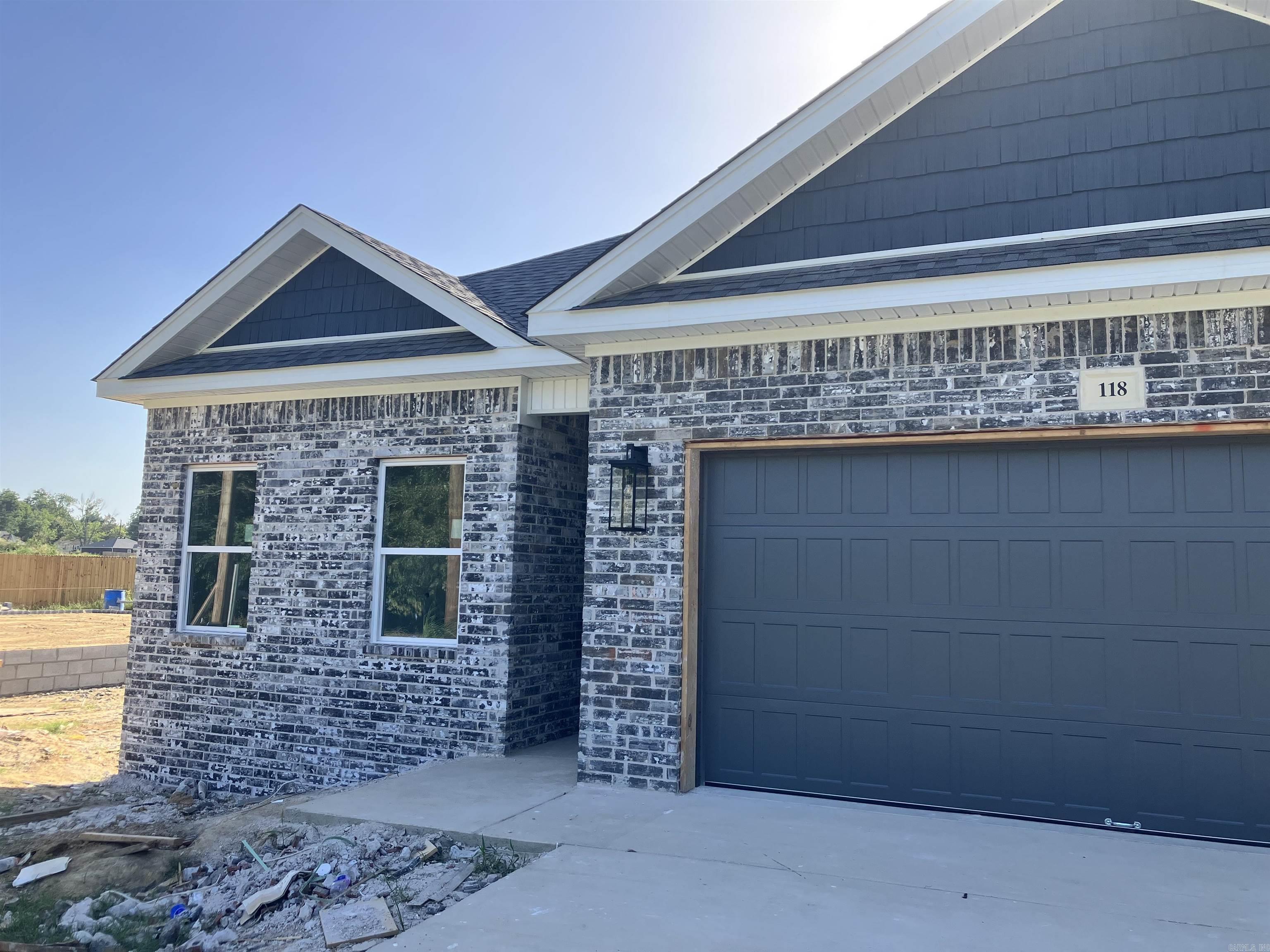 118 S Apple Property Photo 1