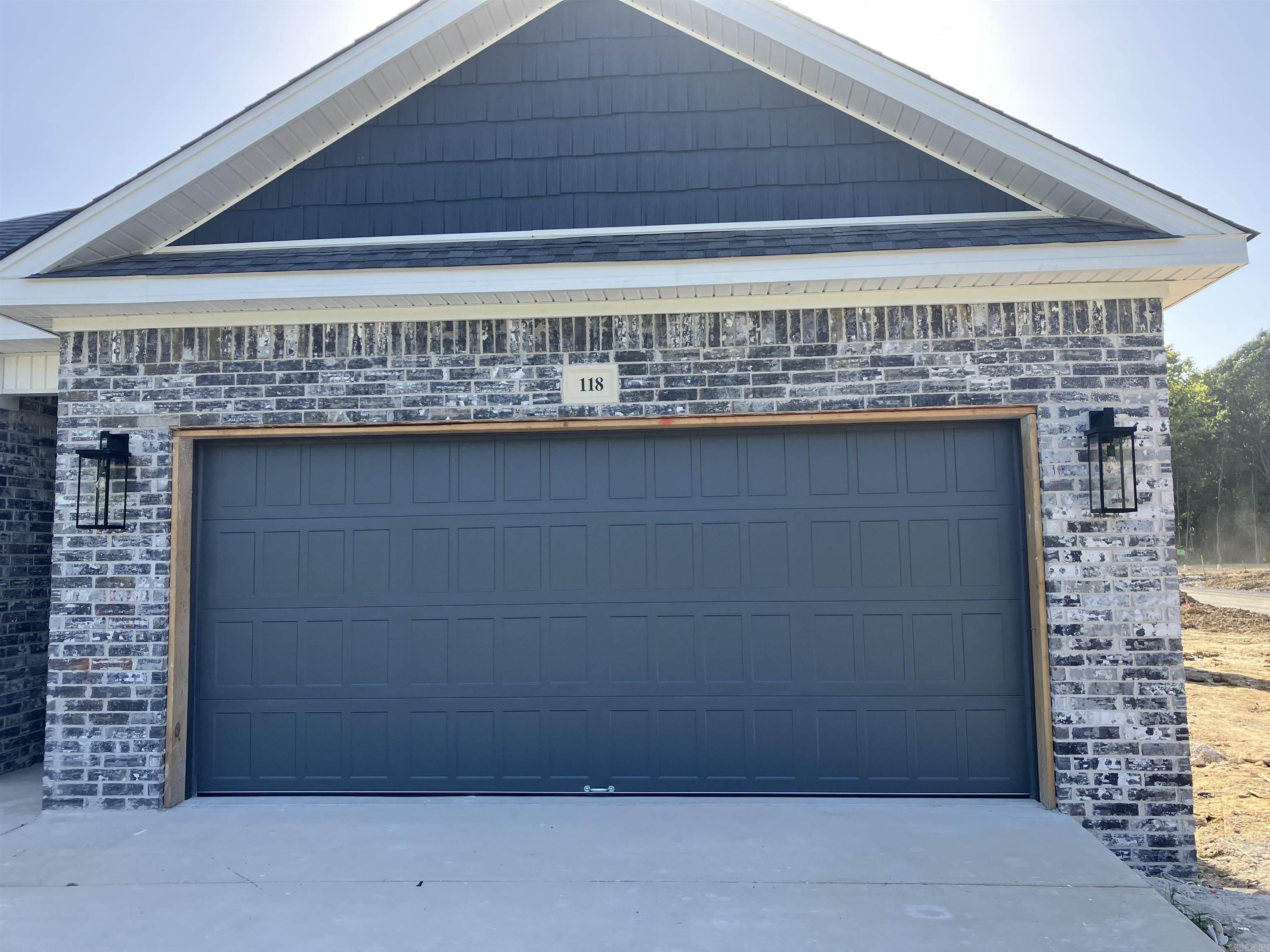 118 S Apple Property Photo 2
