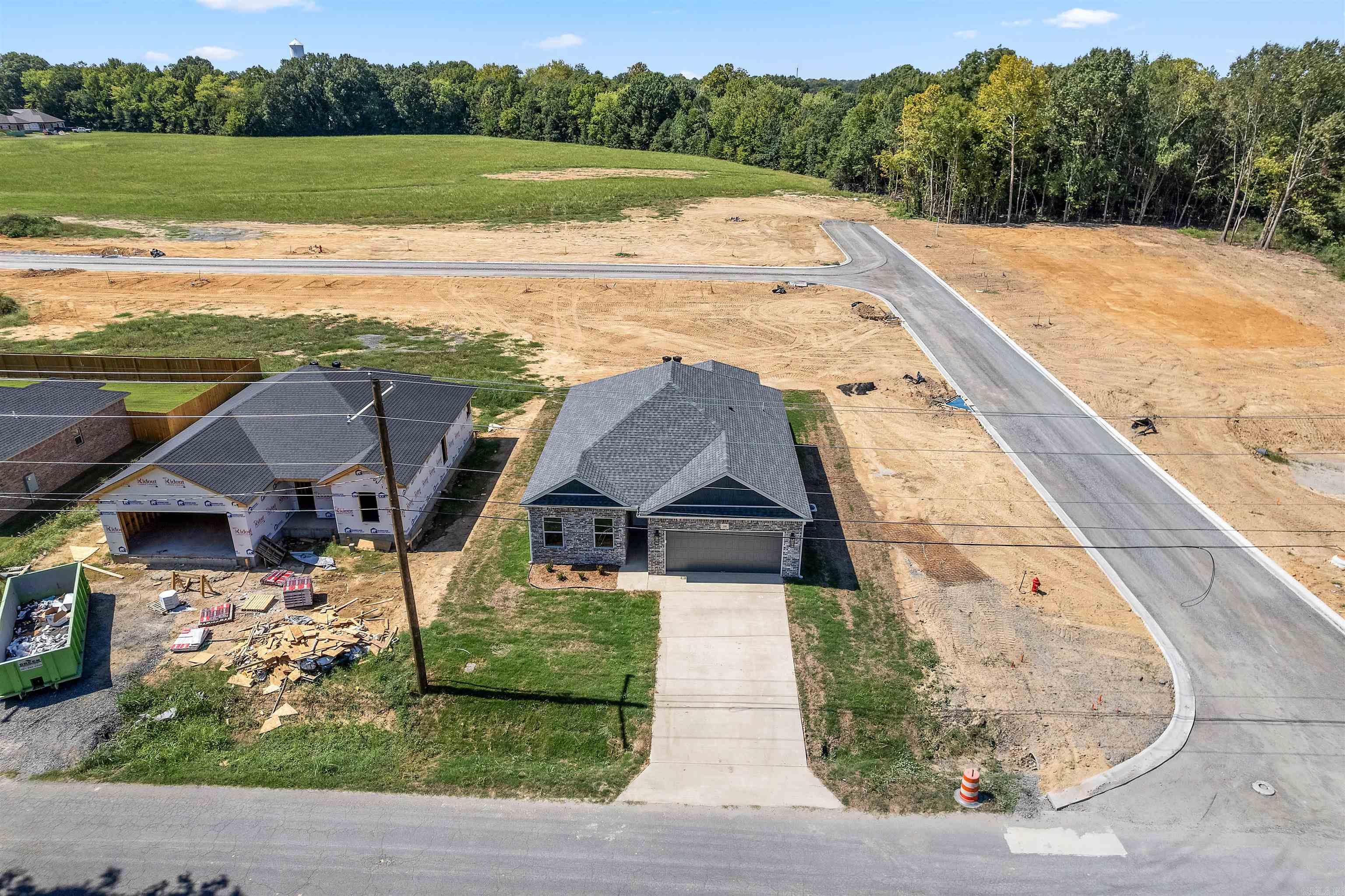 118 S Apple Property Photo 2