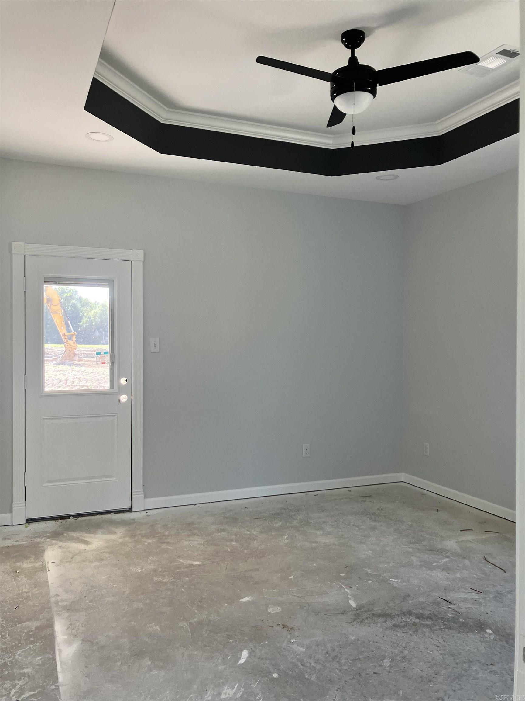 118 S Apple Property Photo 5