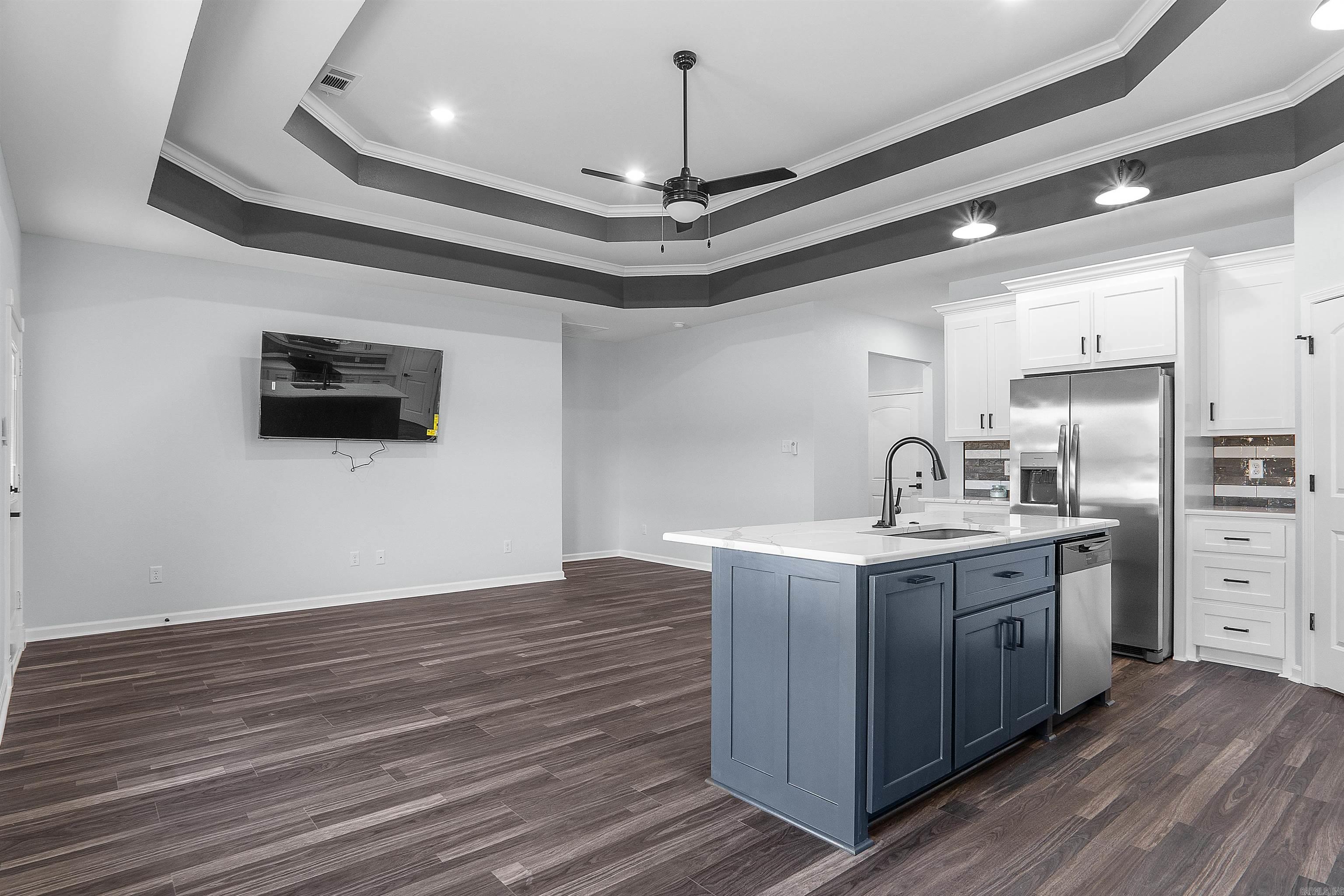 118 S Apple Property Photo 7