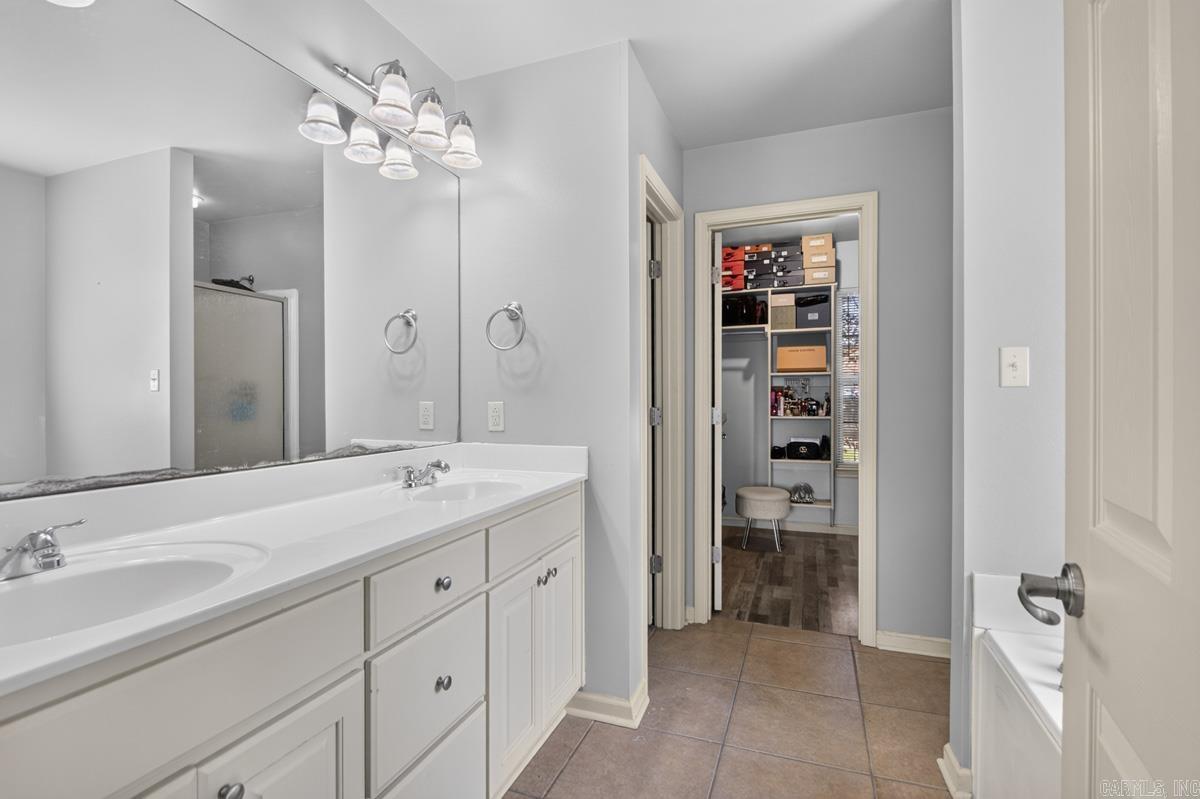 3024 Gemstone Cove Property Photo 24