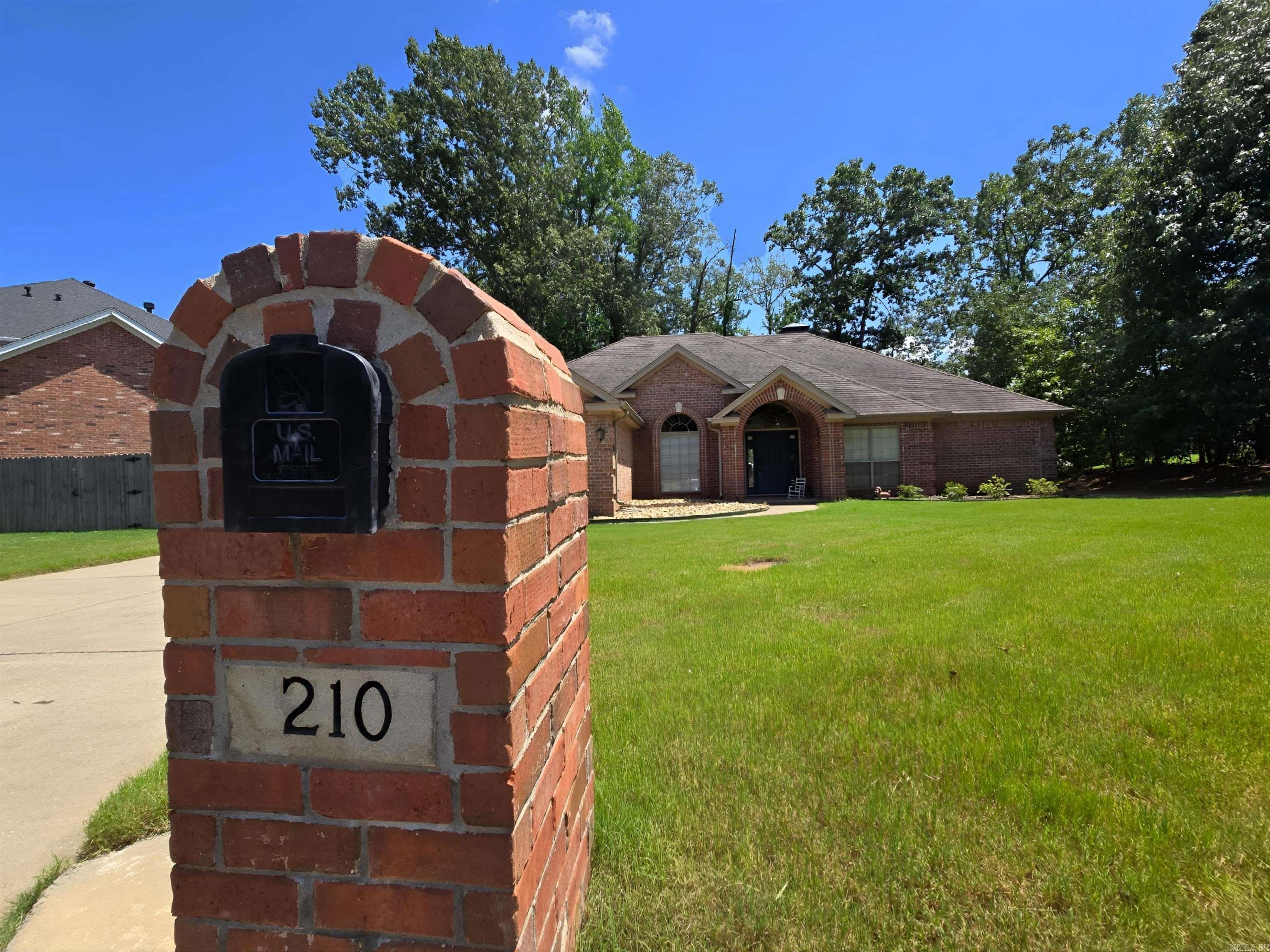 210 Deauville Drive Property Photo 3