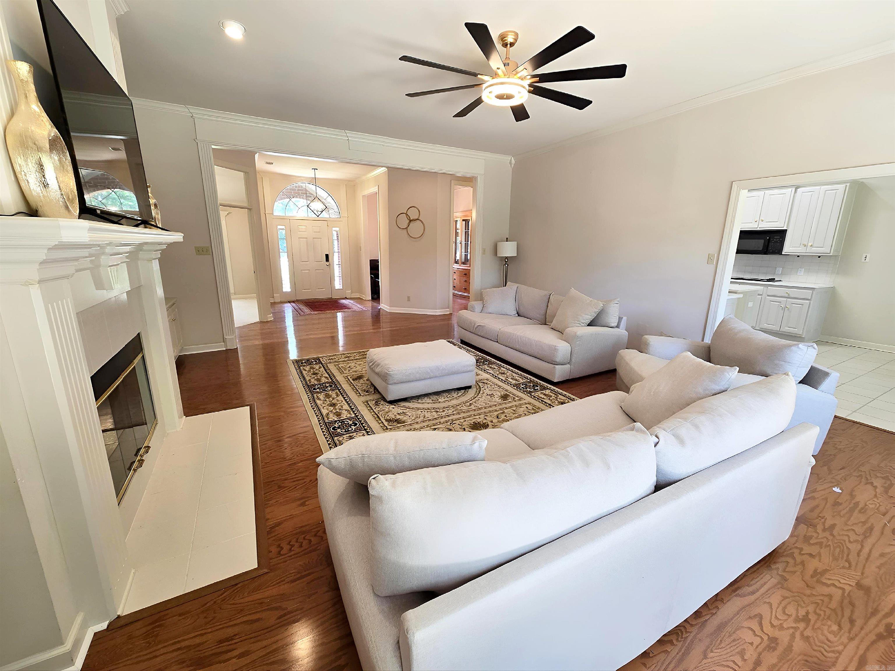 210 Deauville Drive Property Photo 10