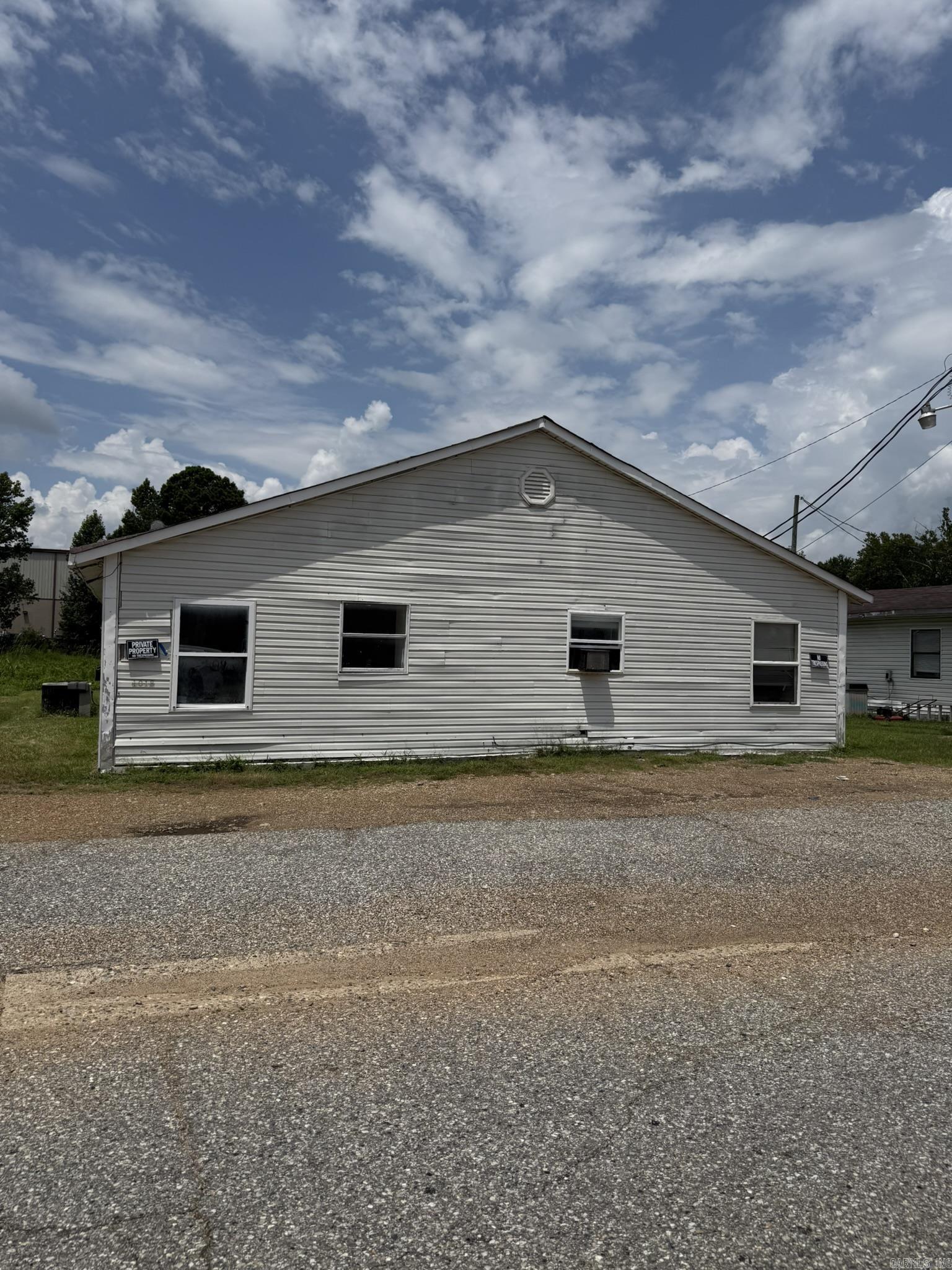 1018 S Main Street Property Photo 1