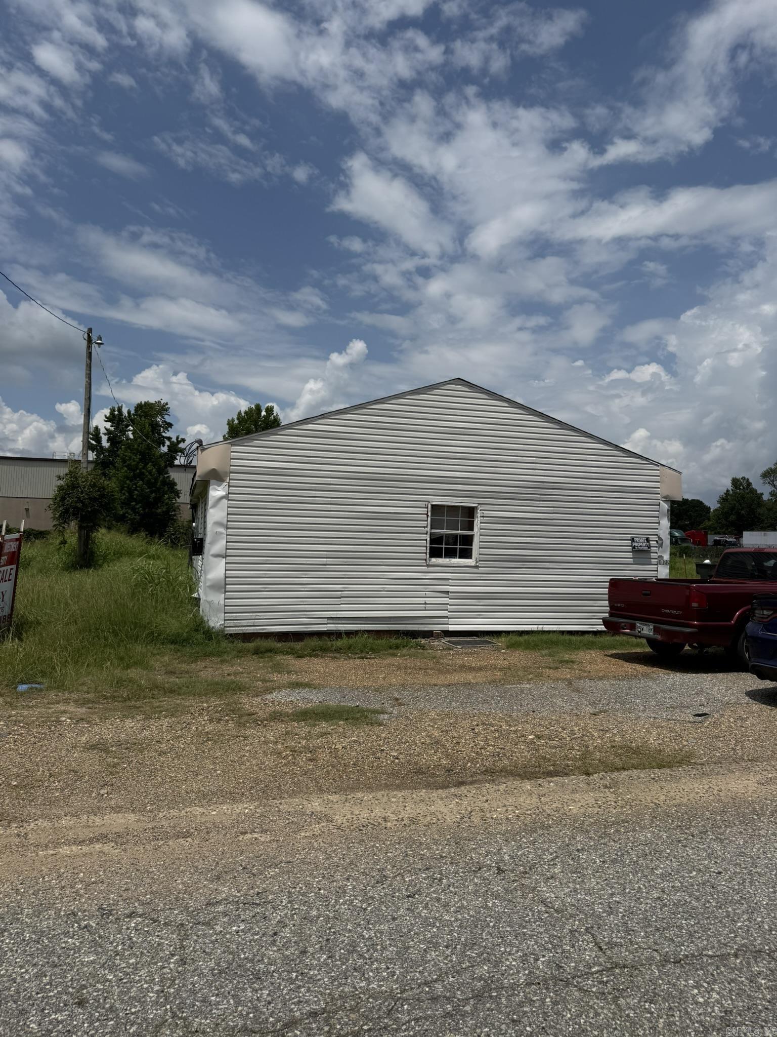 1018 S Main Street Property Photo 3