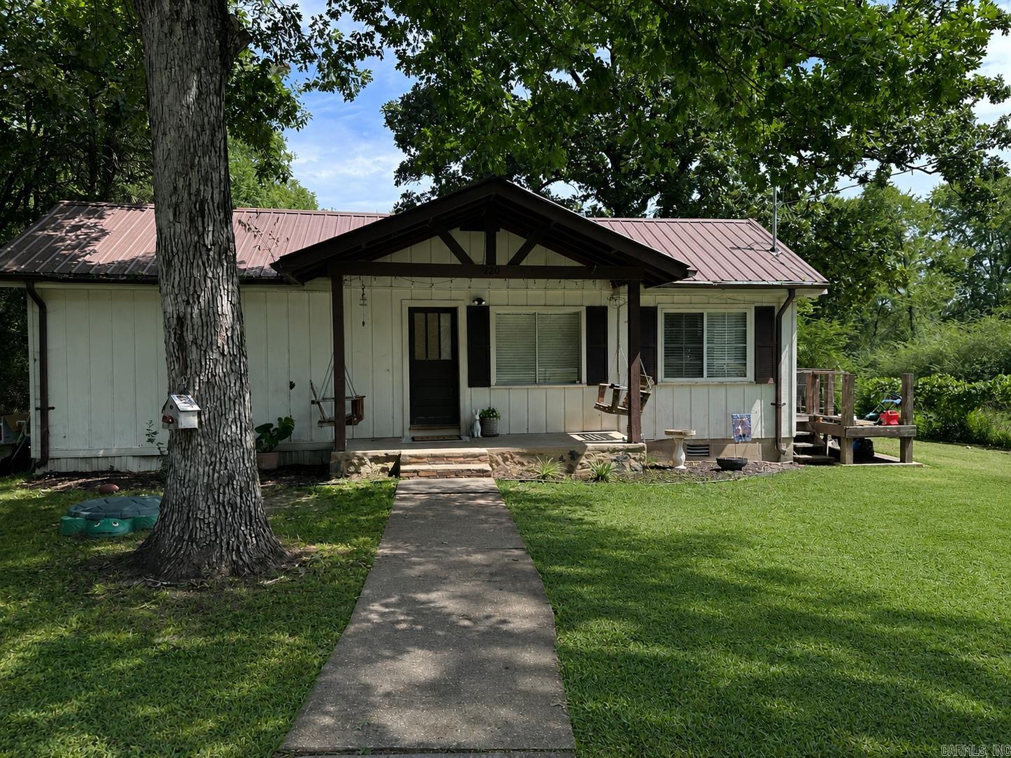 220 Grand Point Drive Property Photo 3
