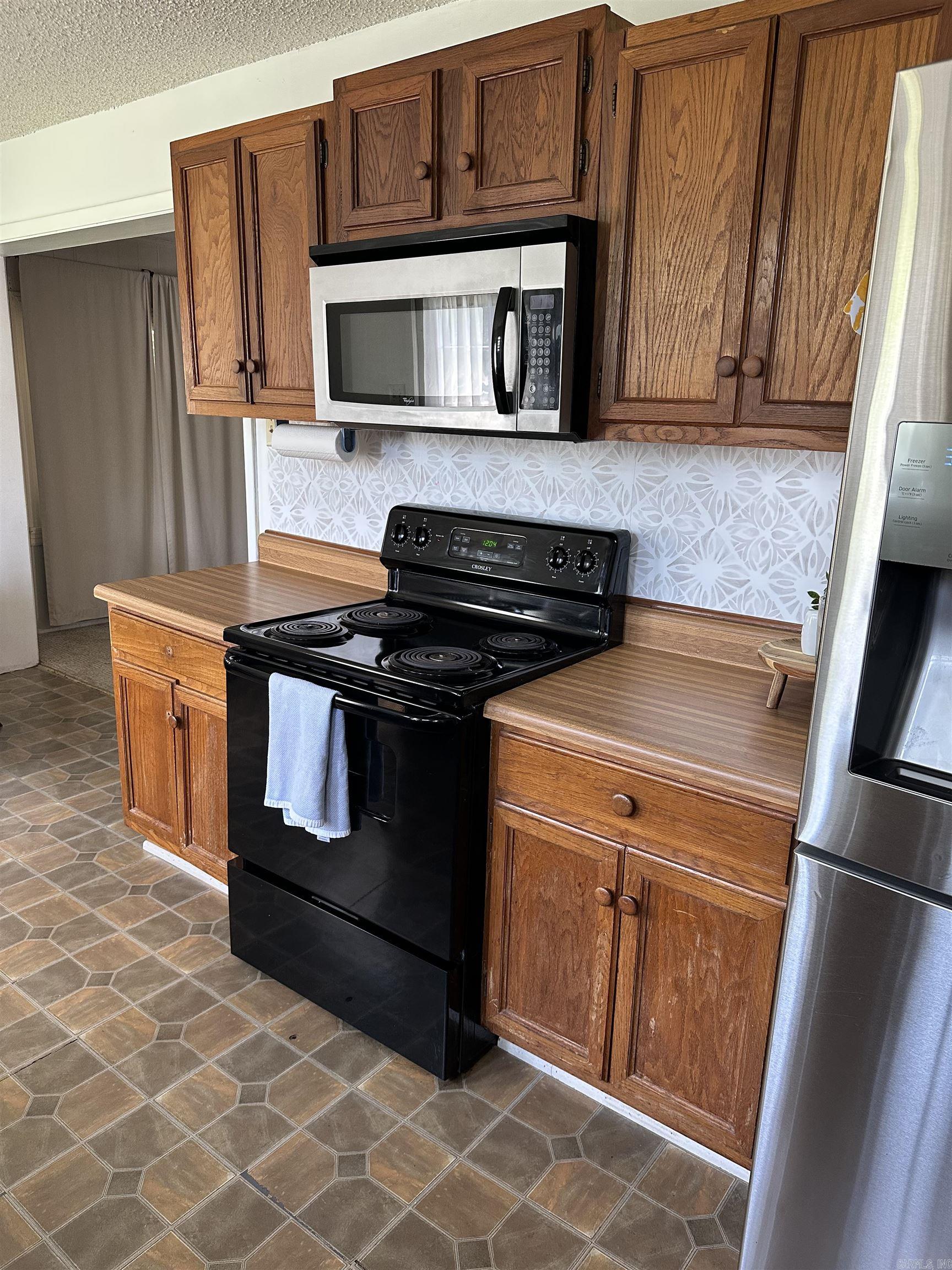 220 Grand Point Drive Property Photo 11