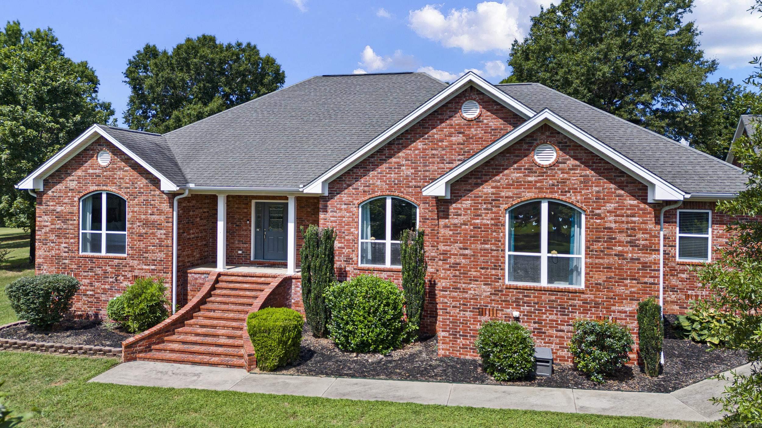 751 Walthall Road Property Photo 1