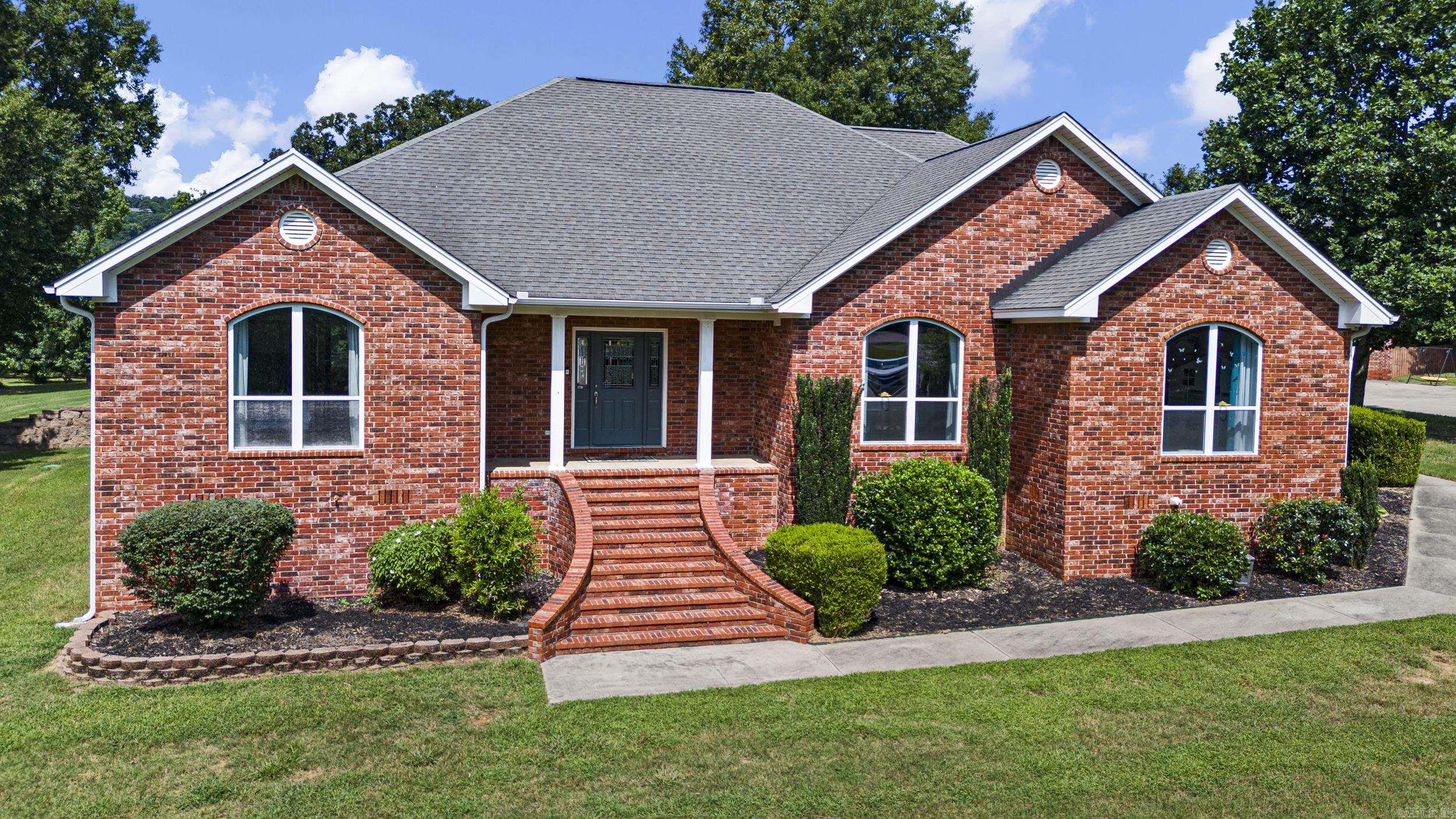 751 Walthall Road Property Photo 2