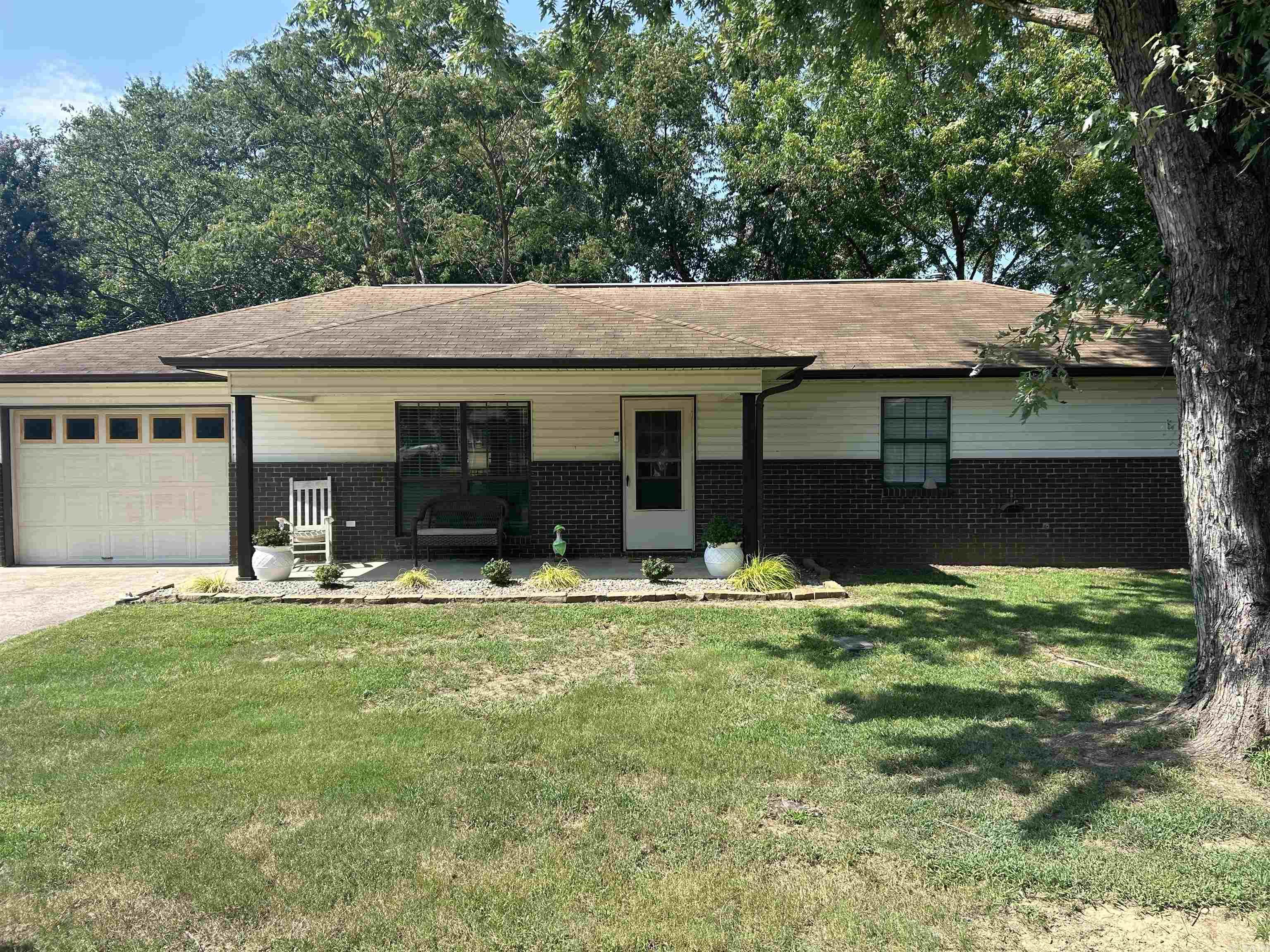 2 Blossom Lane Property Photo 1
