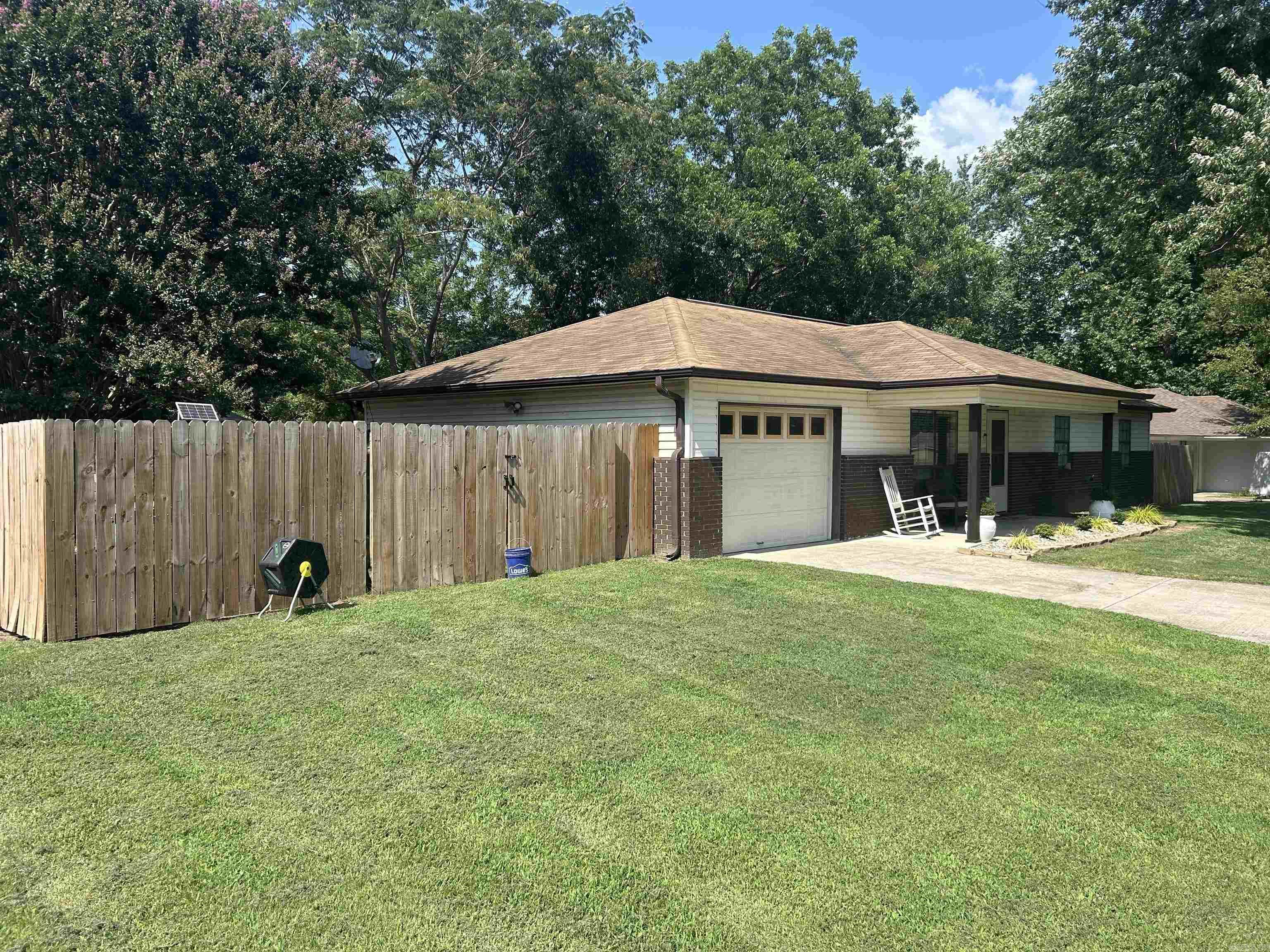 2 Blossom Lane Property Photo 2
