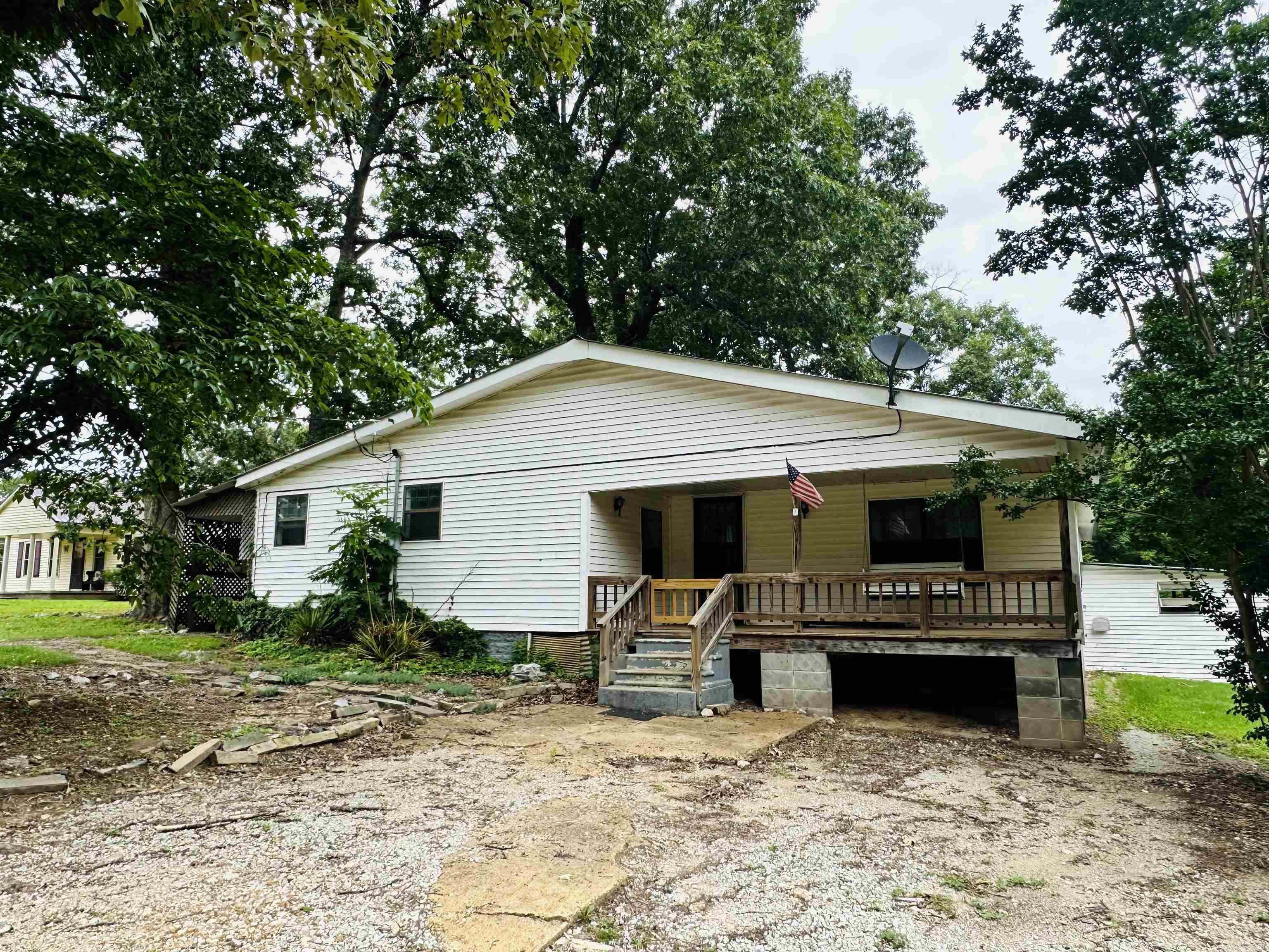 11 Lawrence Property Photo 1
