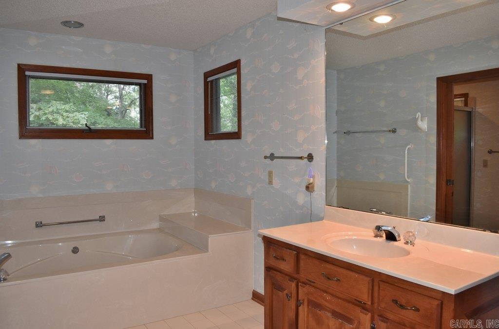4 Almendra Lane Property Photo 32