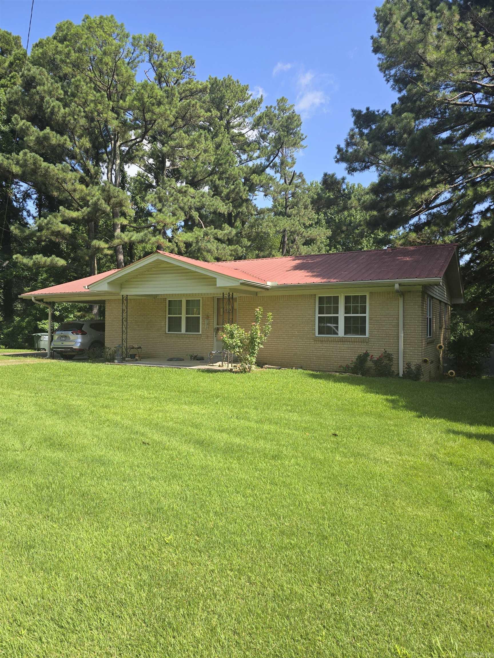 1335 Highway 334 Property Photo 1