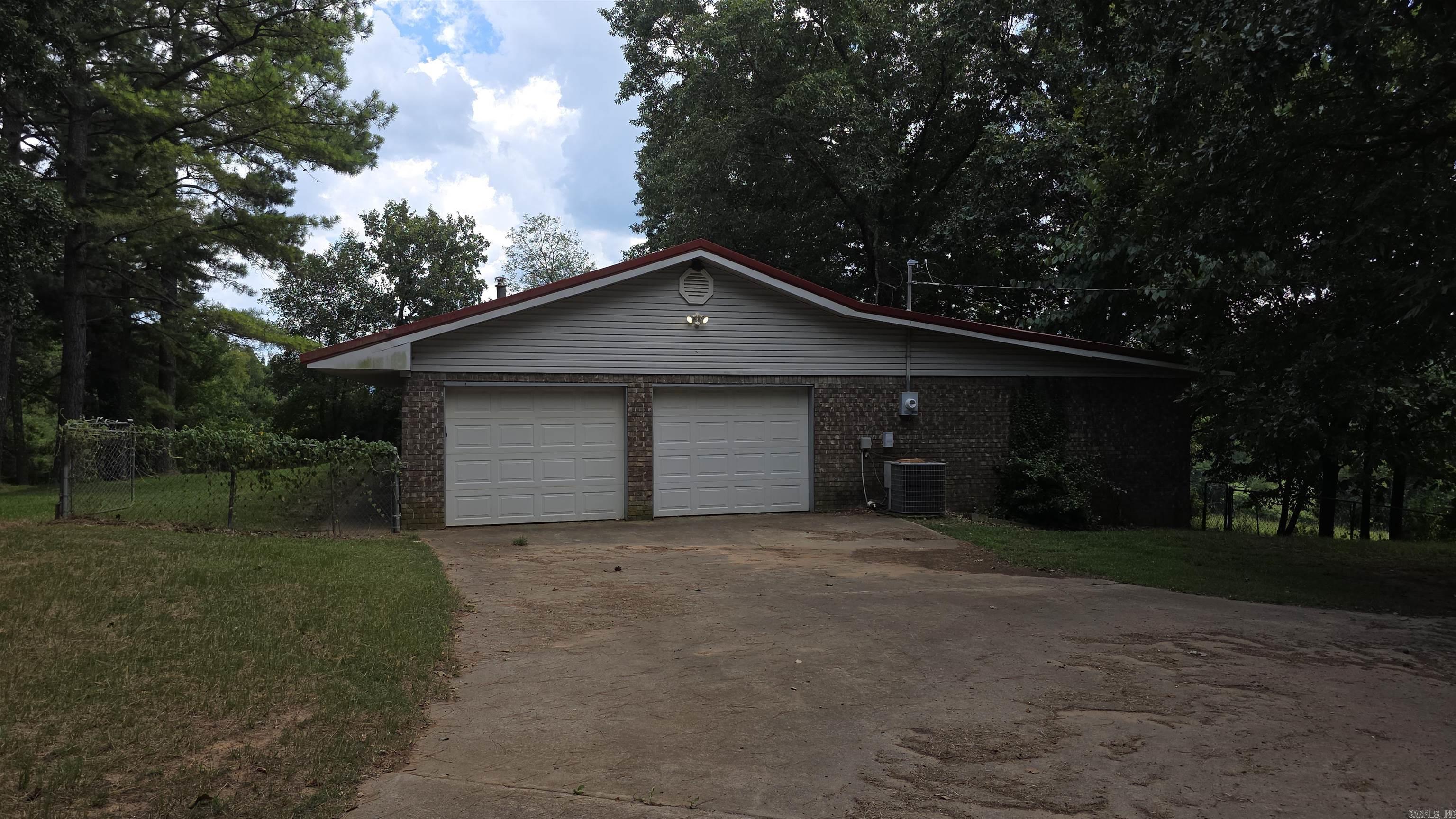 596 County Road 3770 Property Photo 2