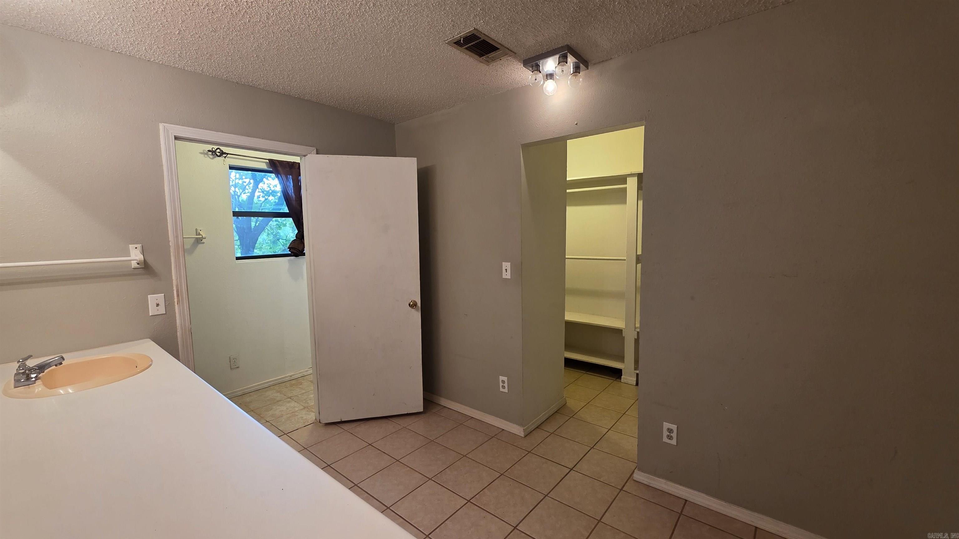 596 County Road 3770 Property Photo 16