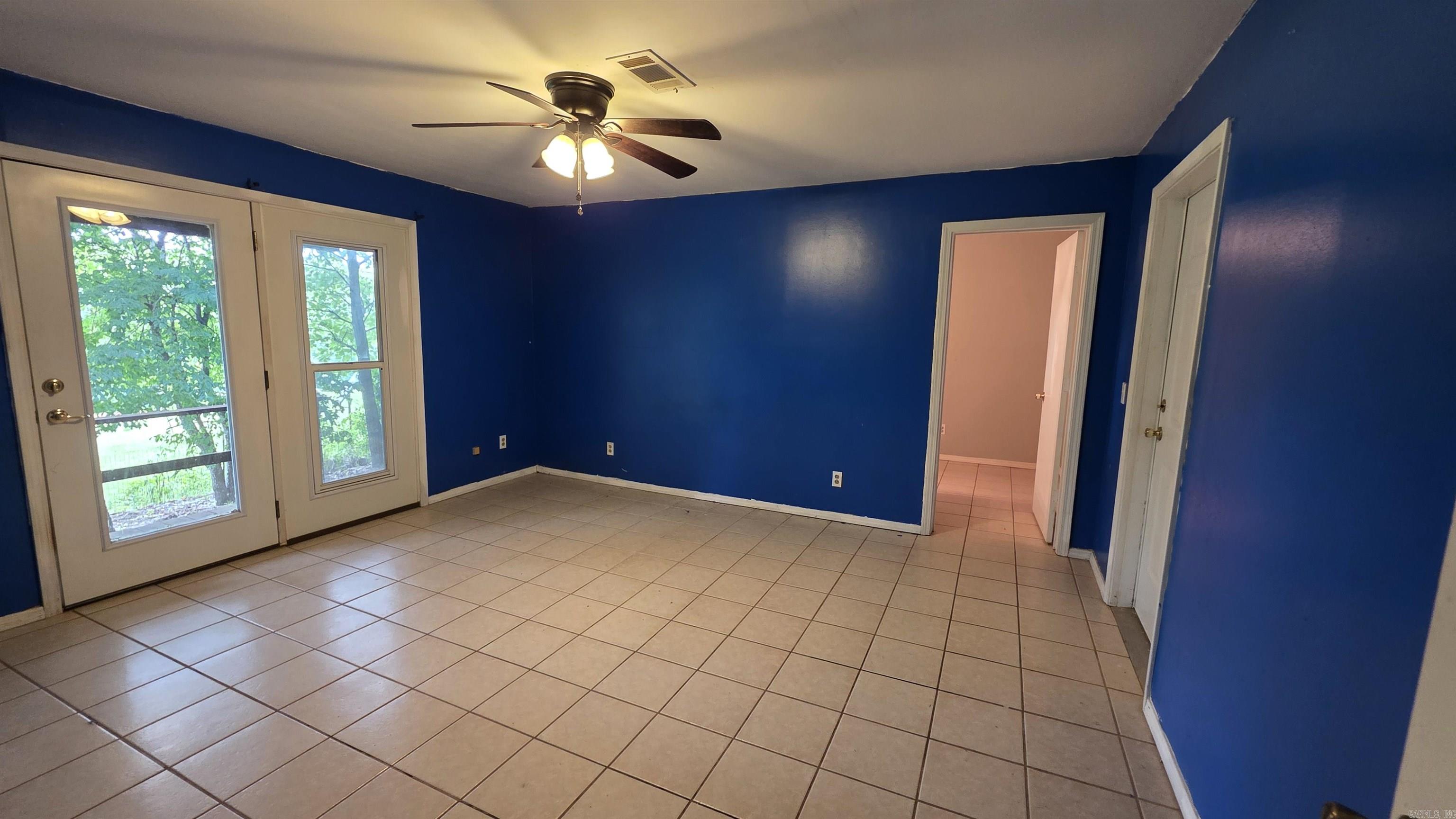 596 County Road 3770 Property Photo 18