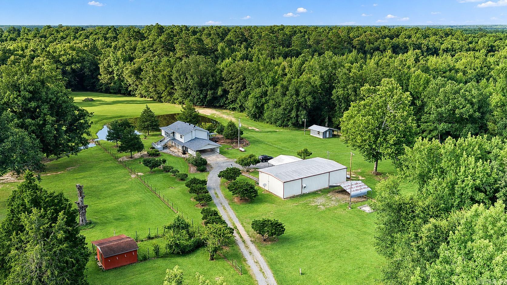 601 Country Trail Lane Property Photo 8