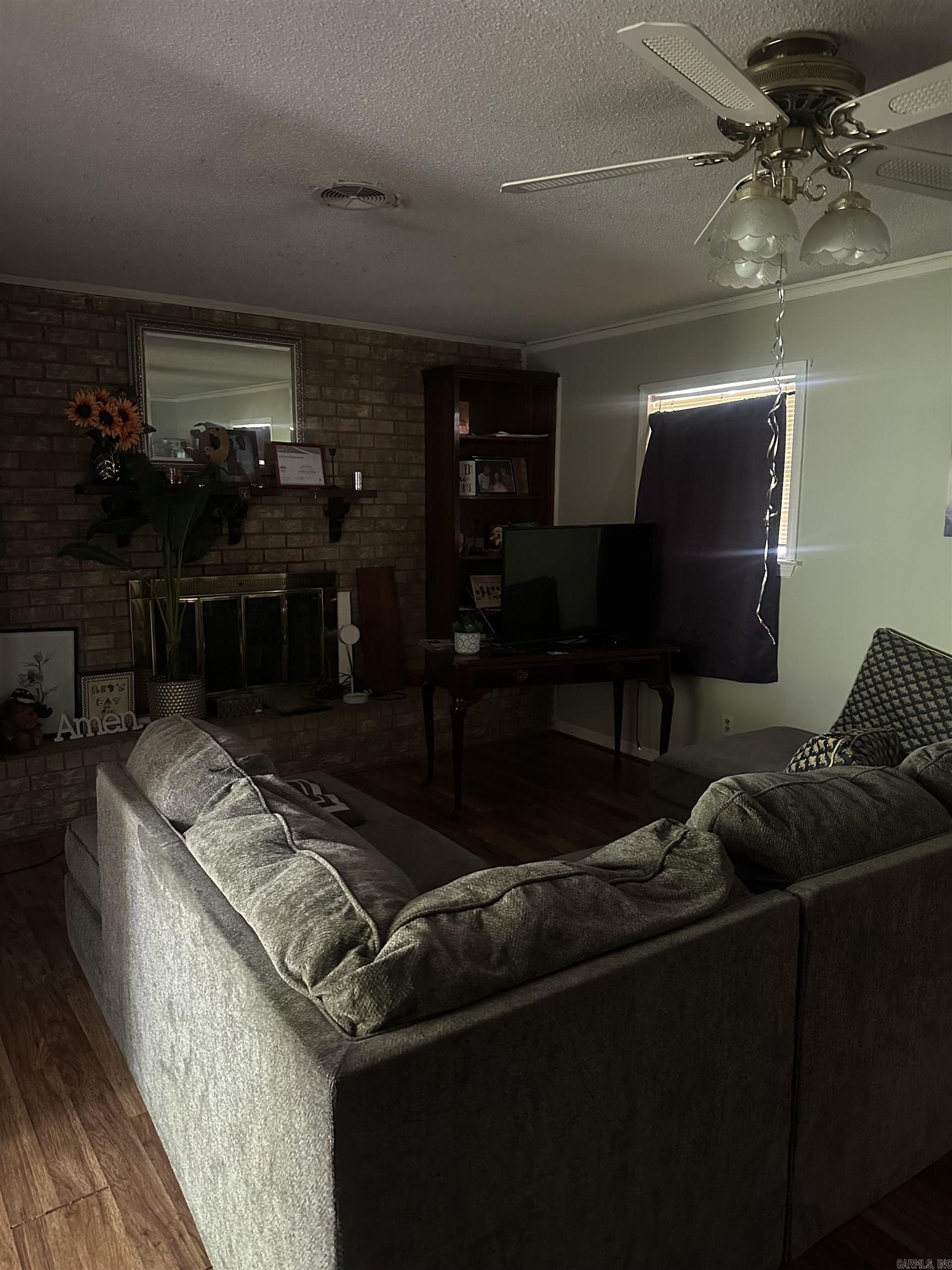 717 Healy Property Photo 6