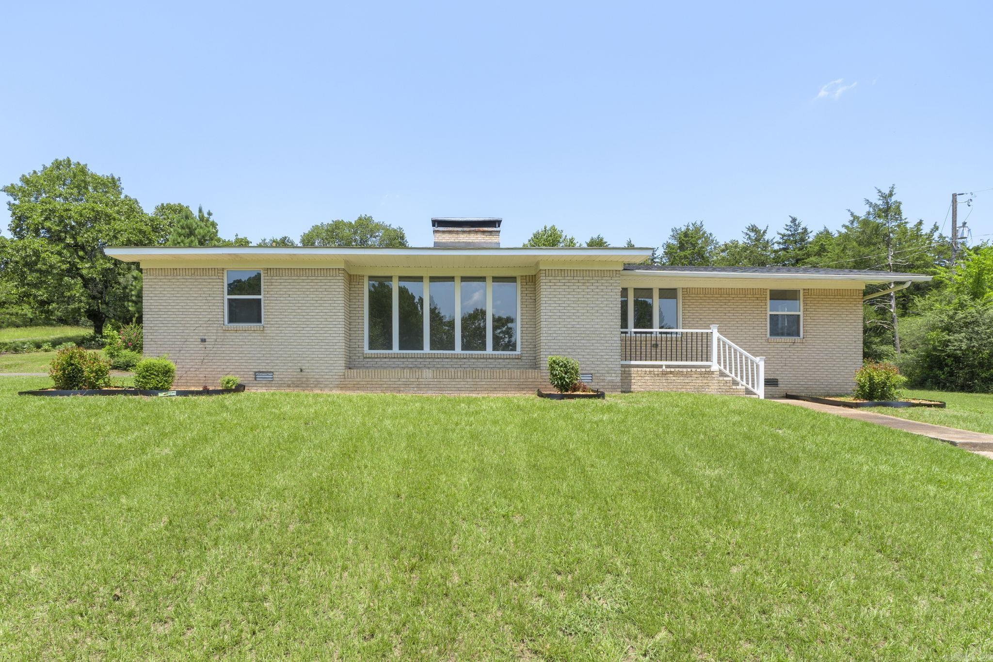 1304 Holmes Road Property Photo 1