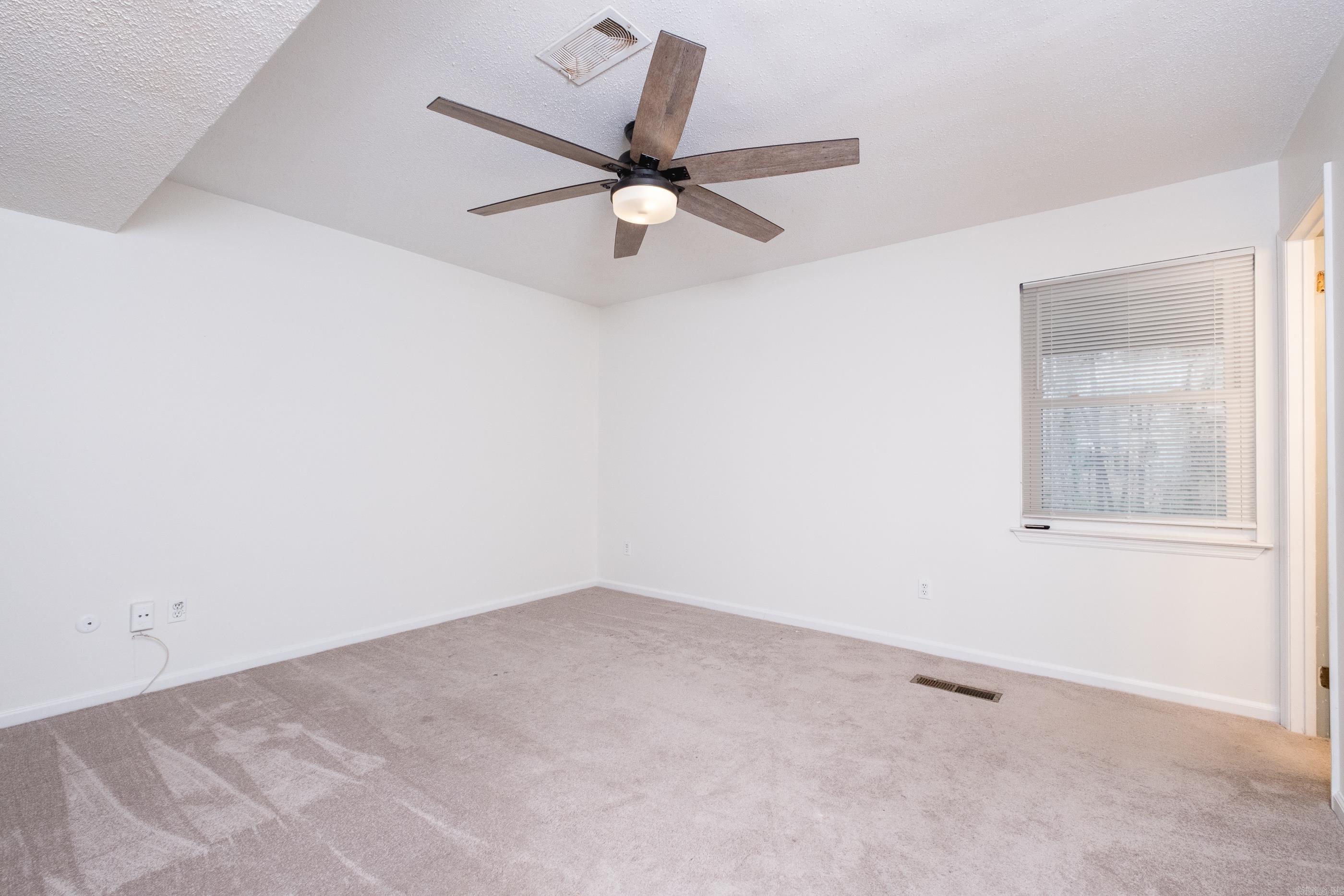 1506 Alberta Dr Property Photo 31