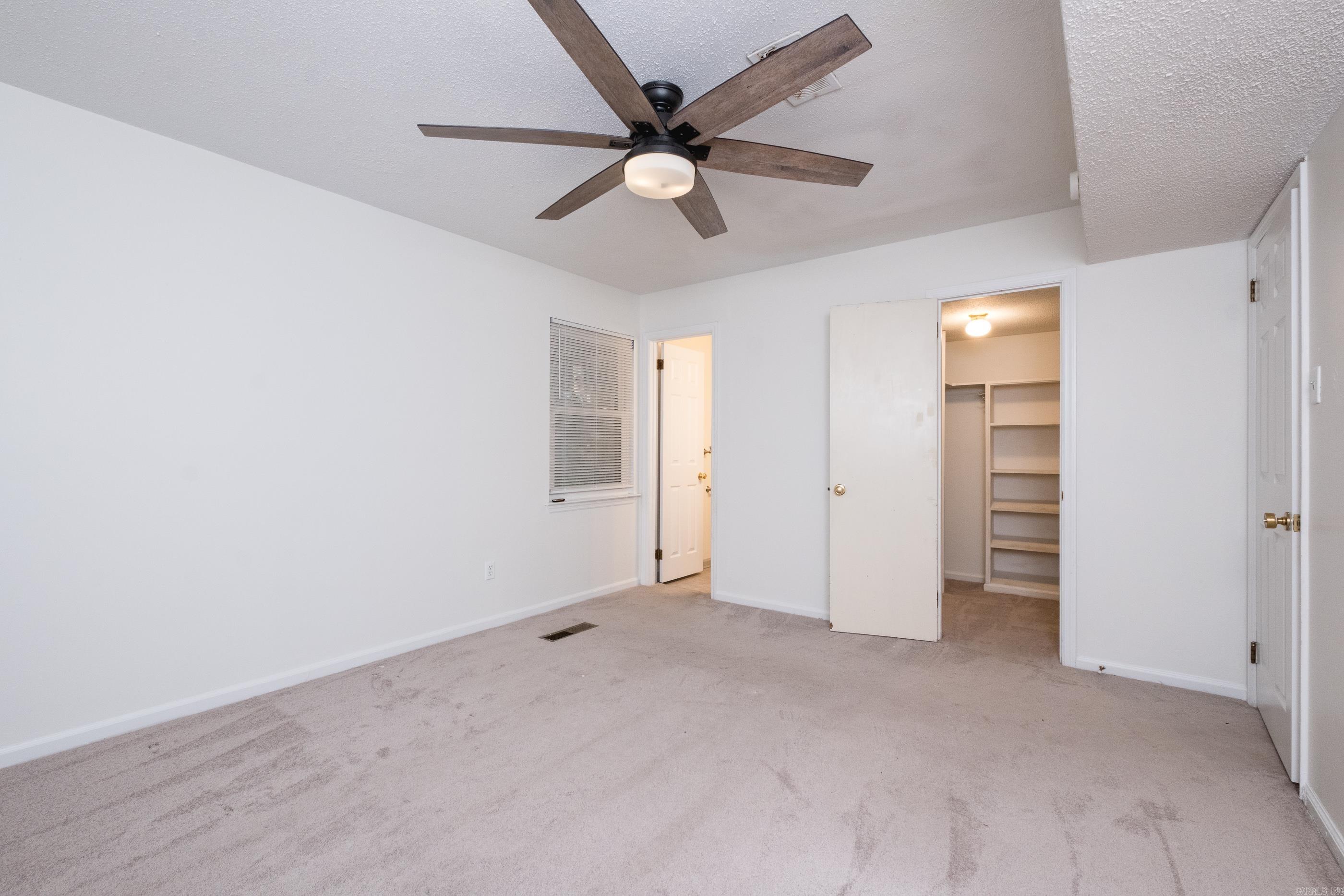 1506 Alberta Dr Property Photo 32