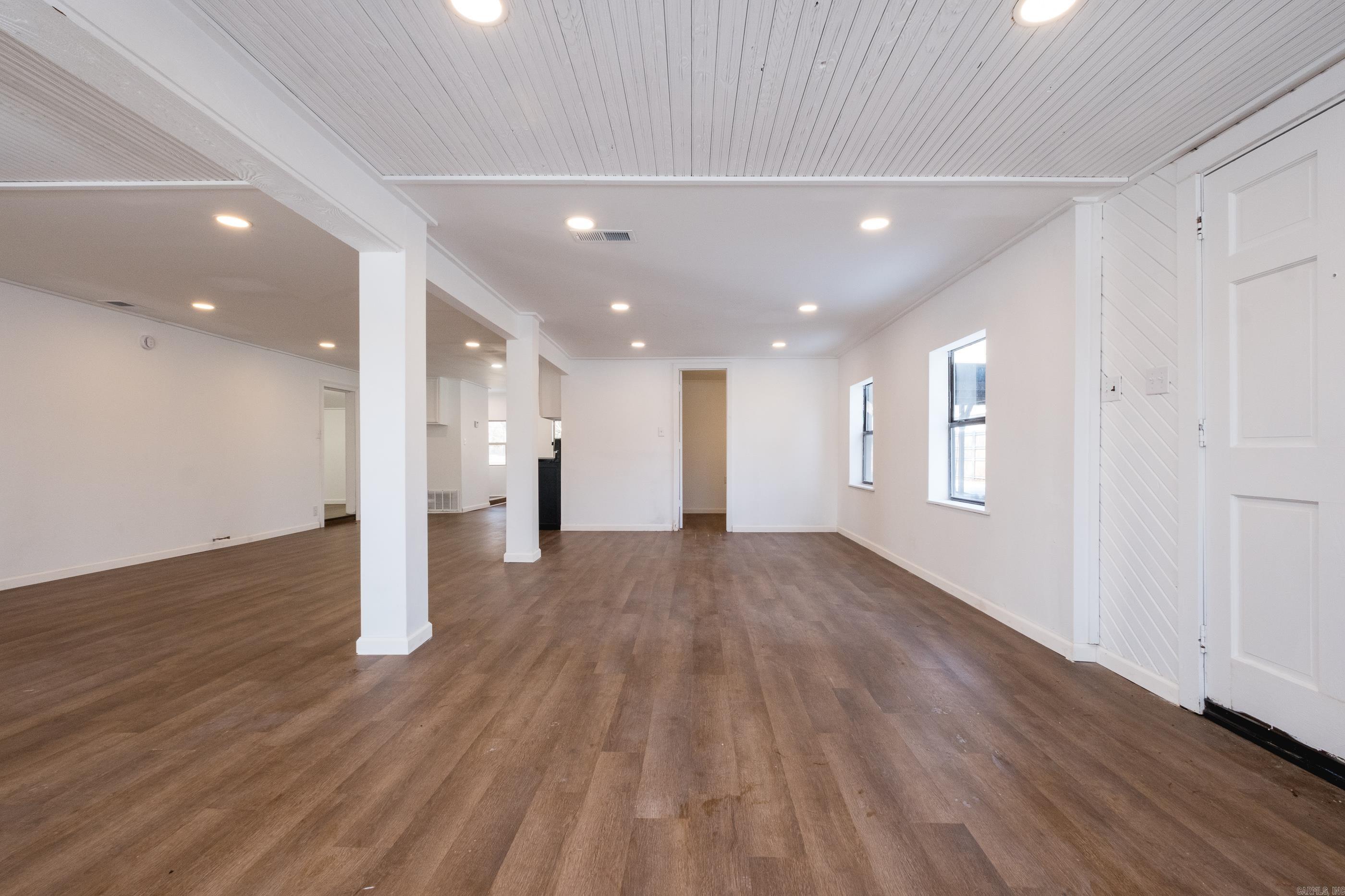 13118 Old River Drive Property Photo 6